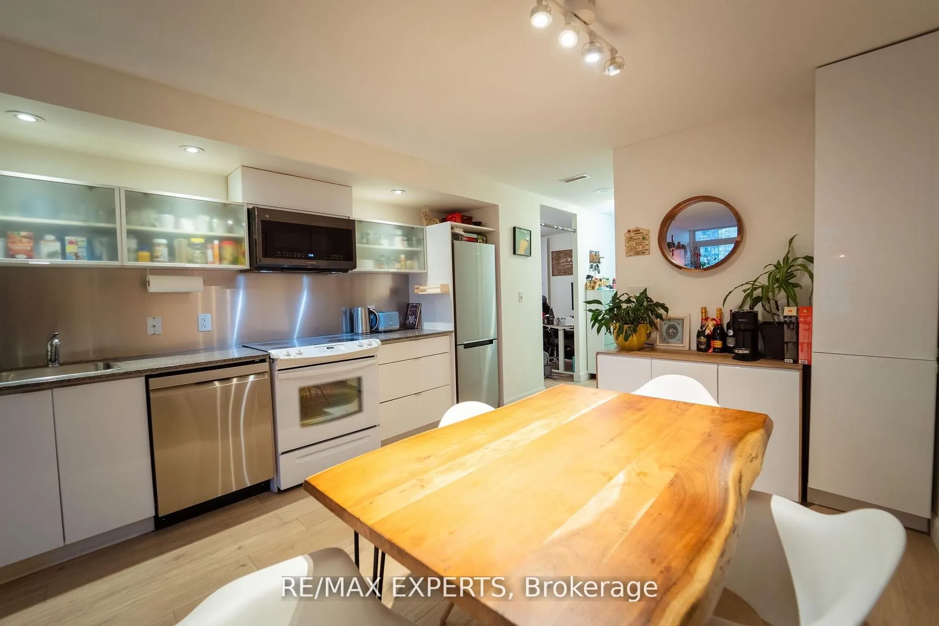 4K Spadina Avenue, #1223