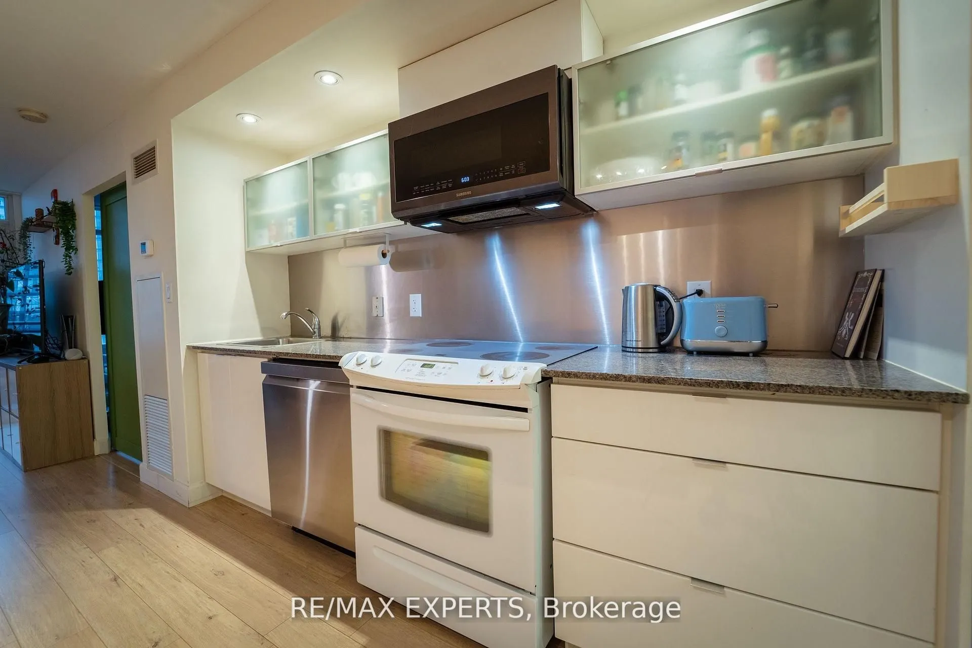 4K Spadina Avenue, #1223