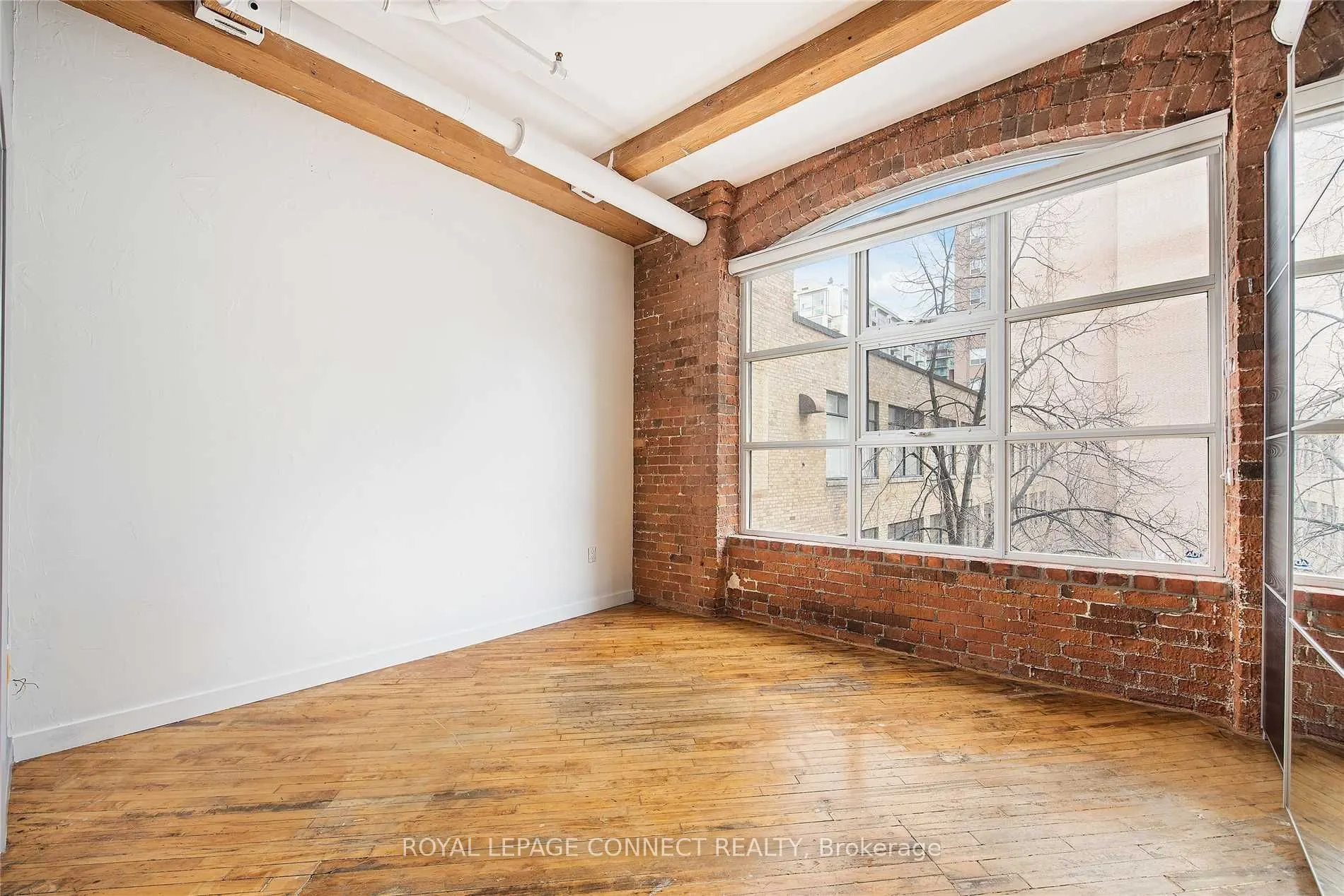 90 Sherbourne Street, #305