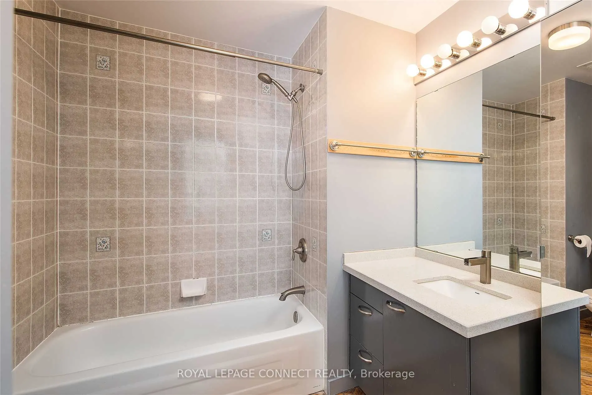 90 Sherbourne Street, #305
