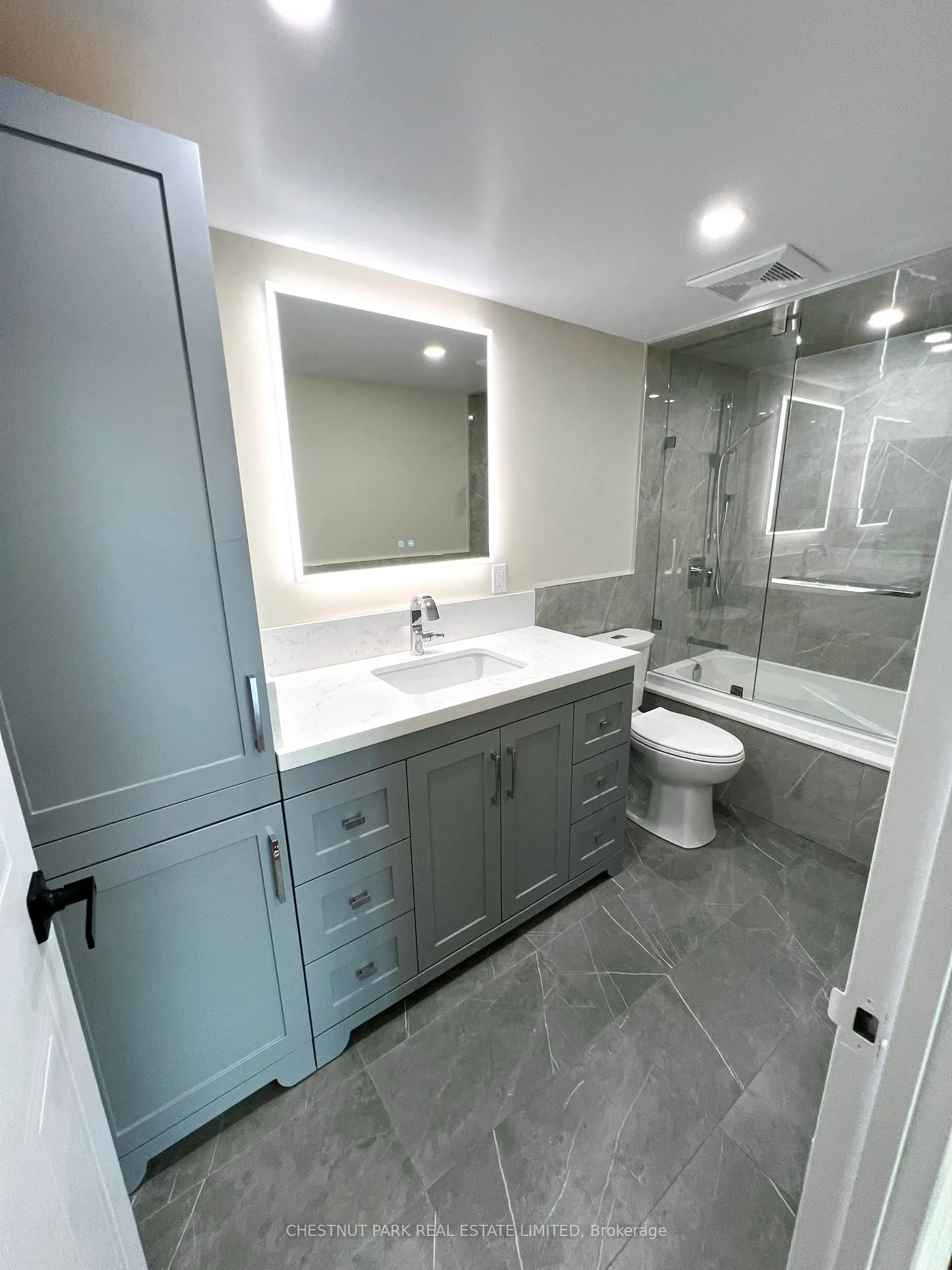 750 Bay Street, #2706