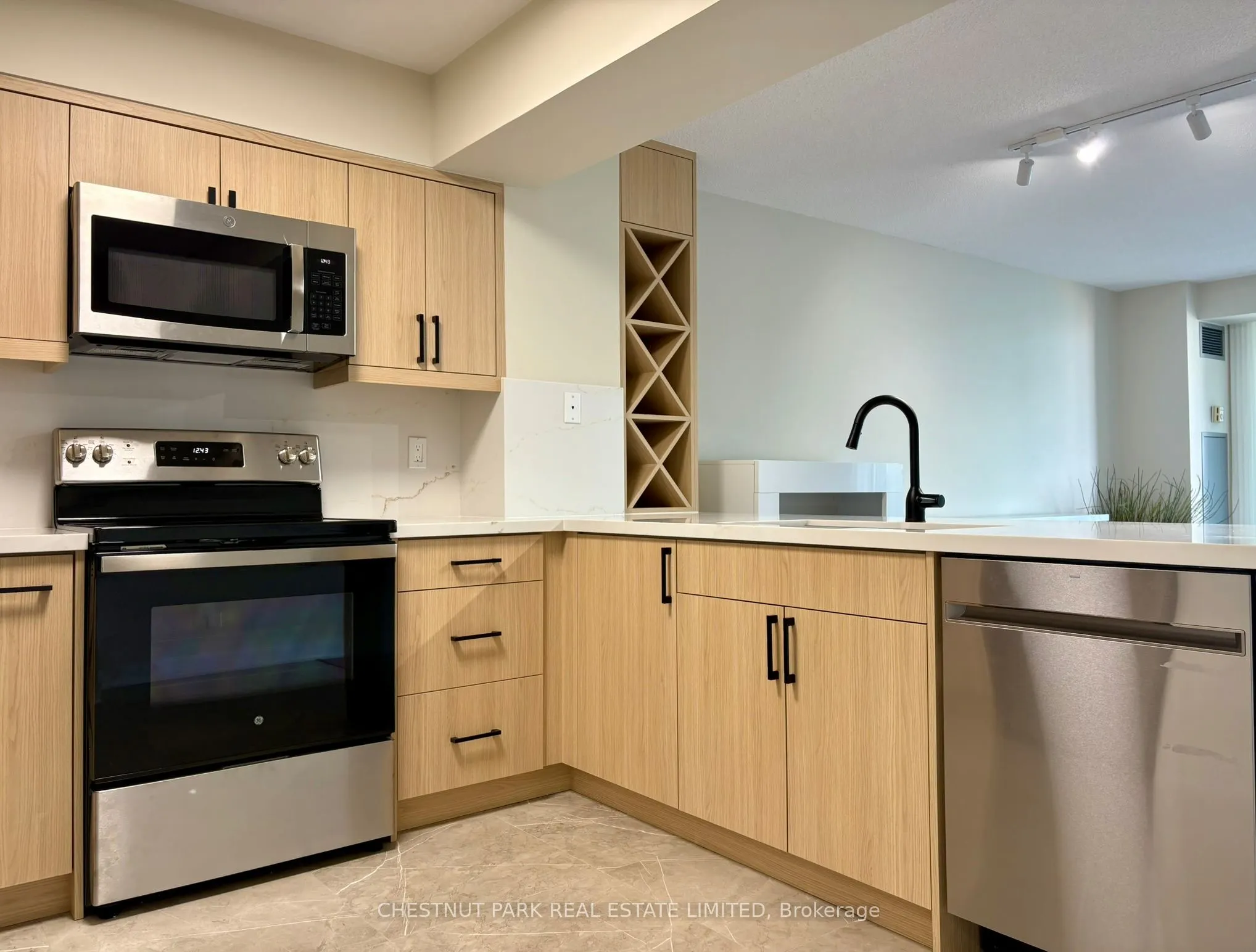 750 Bay Street, #2706