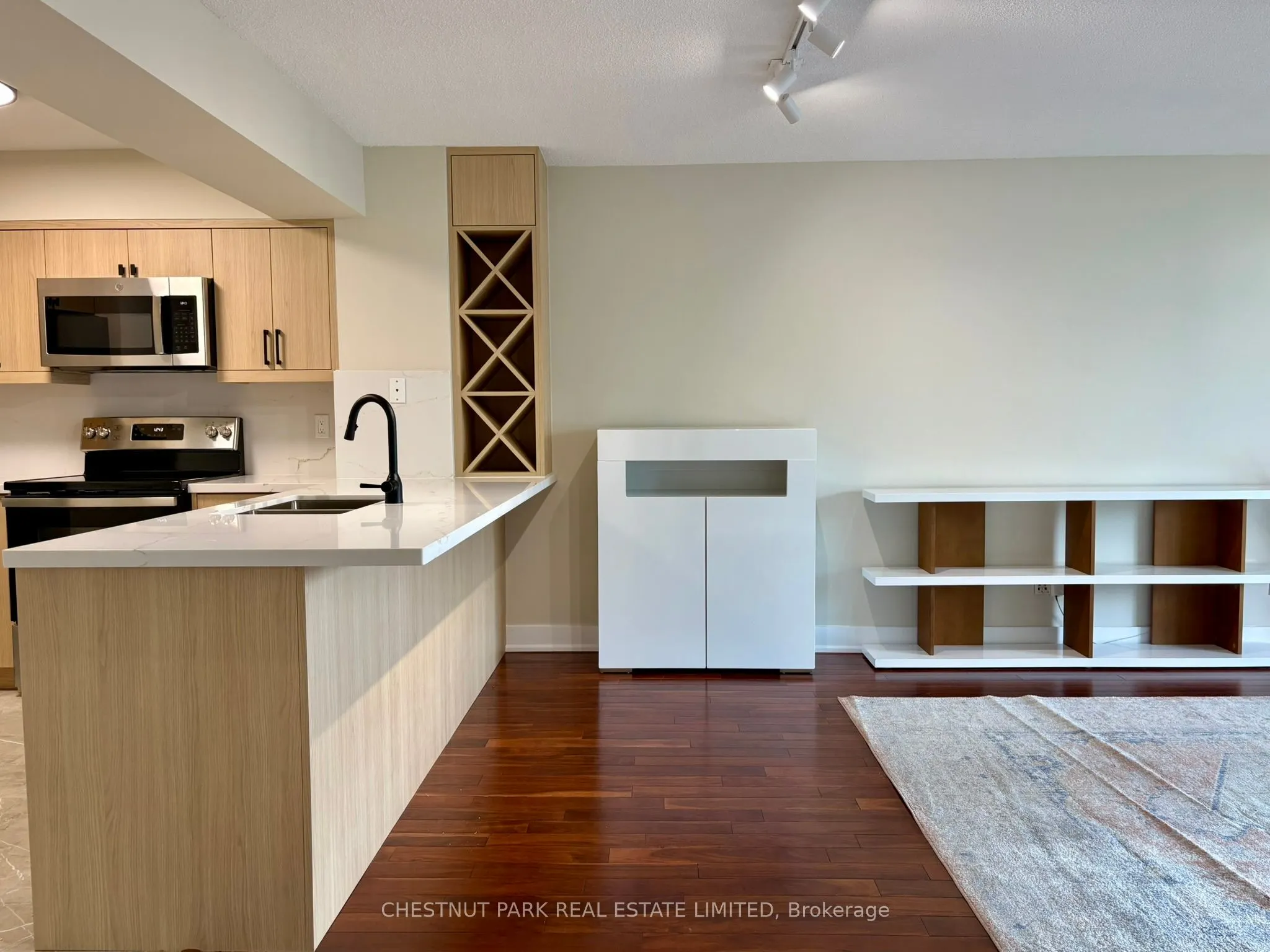 750 Bay Street, #2706