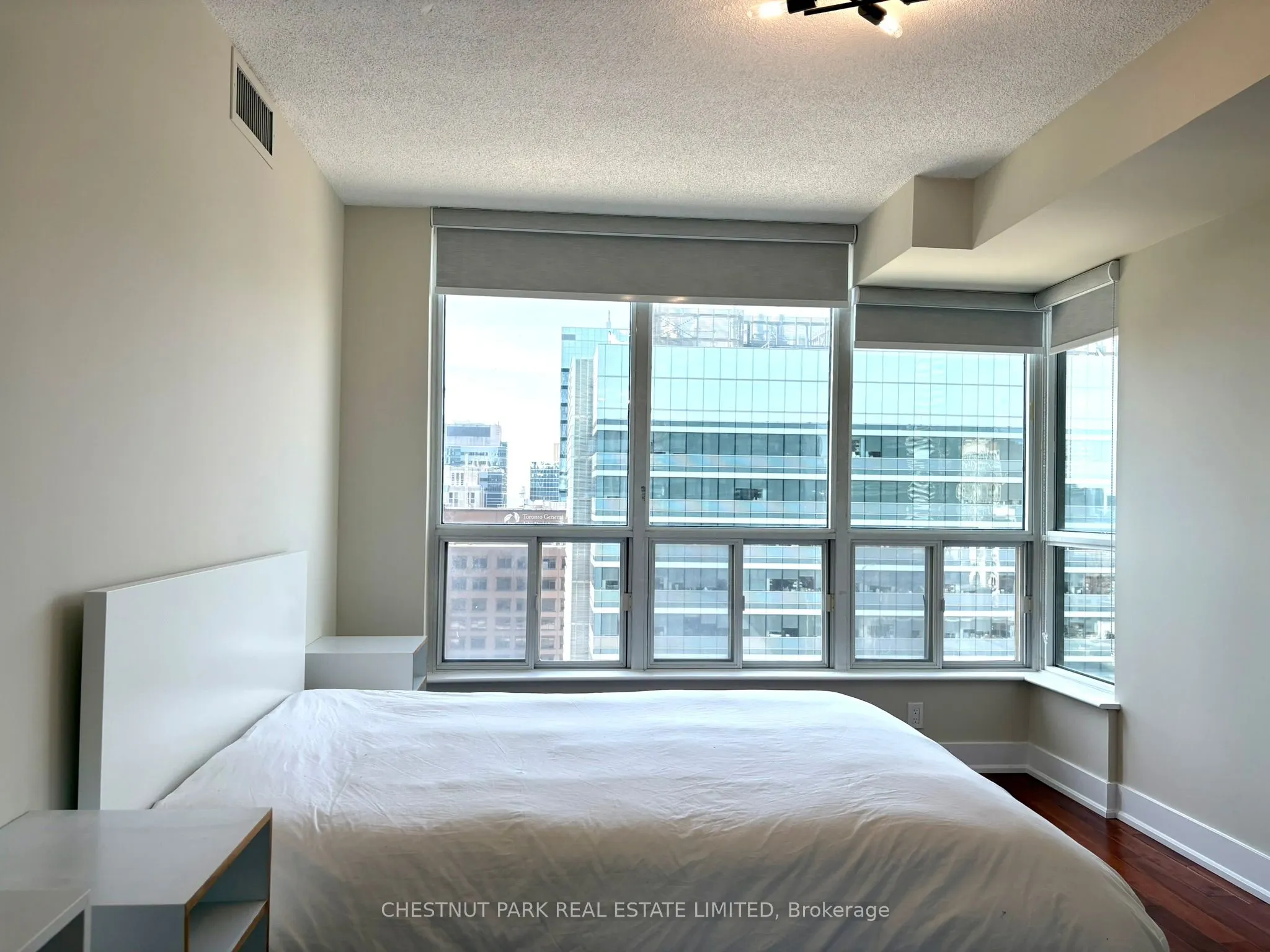 750 Bay Street, #2706