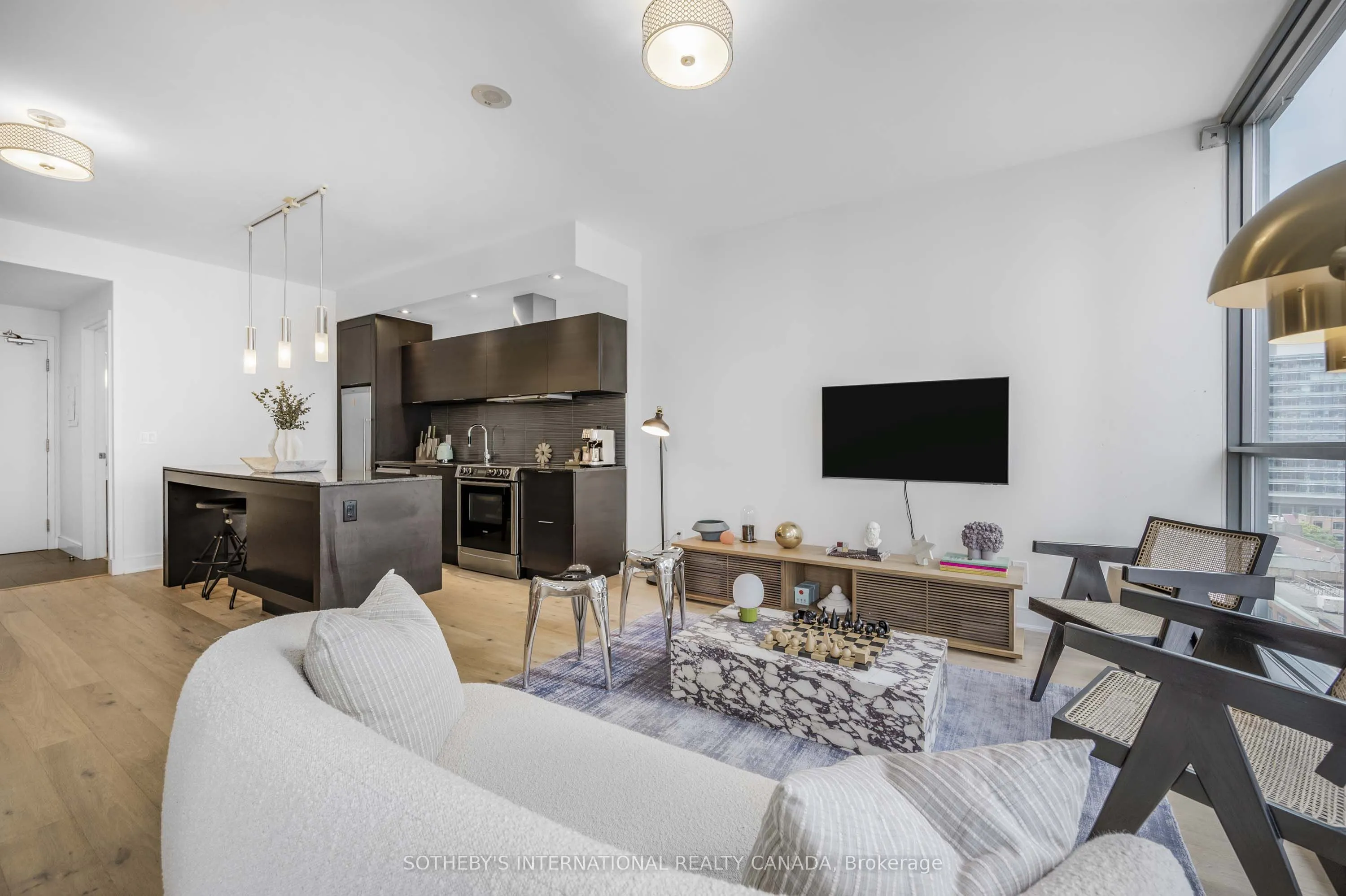 8 Charlotte Street, #1205