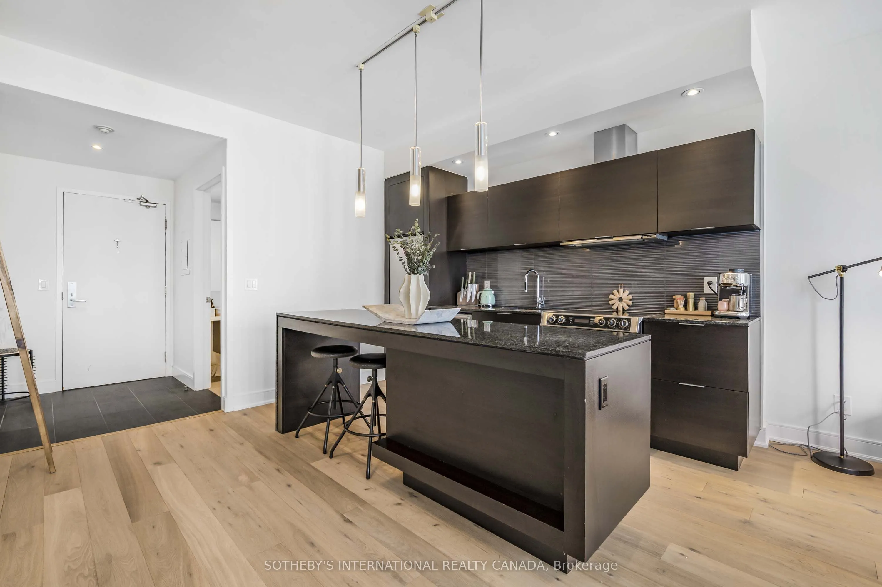 8 Charlotte Street, #1205