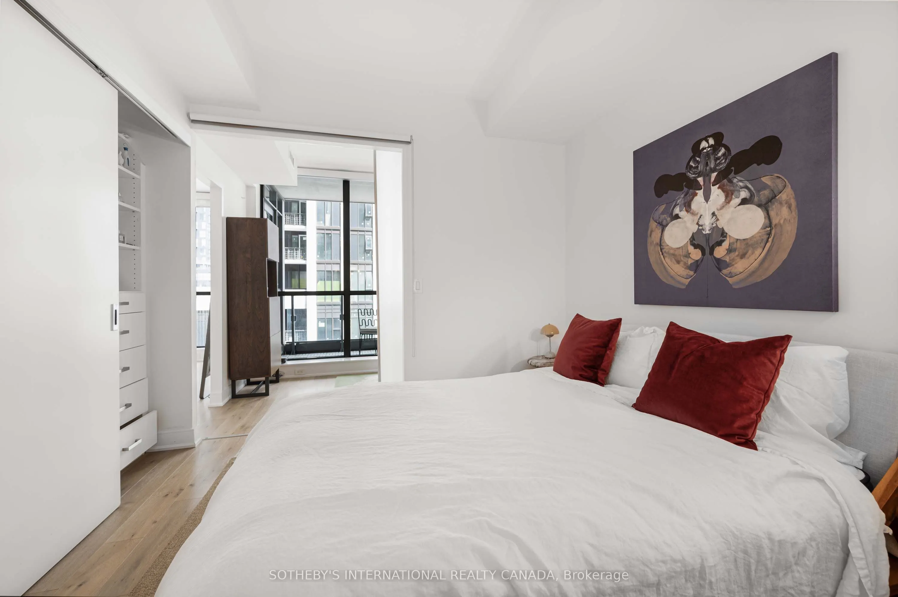 8 Charlotte Street, #1205