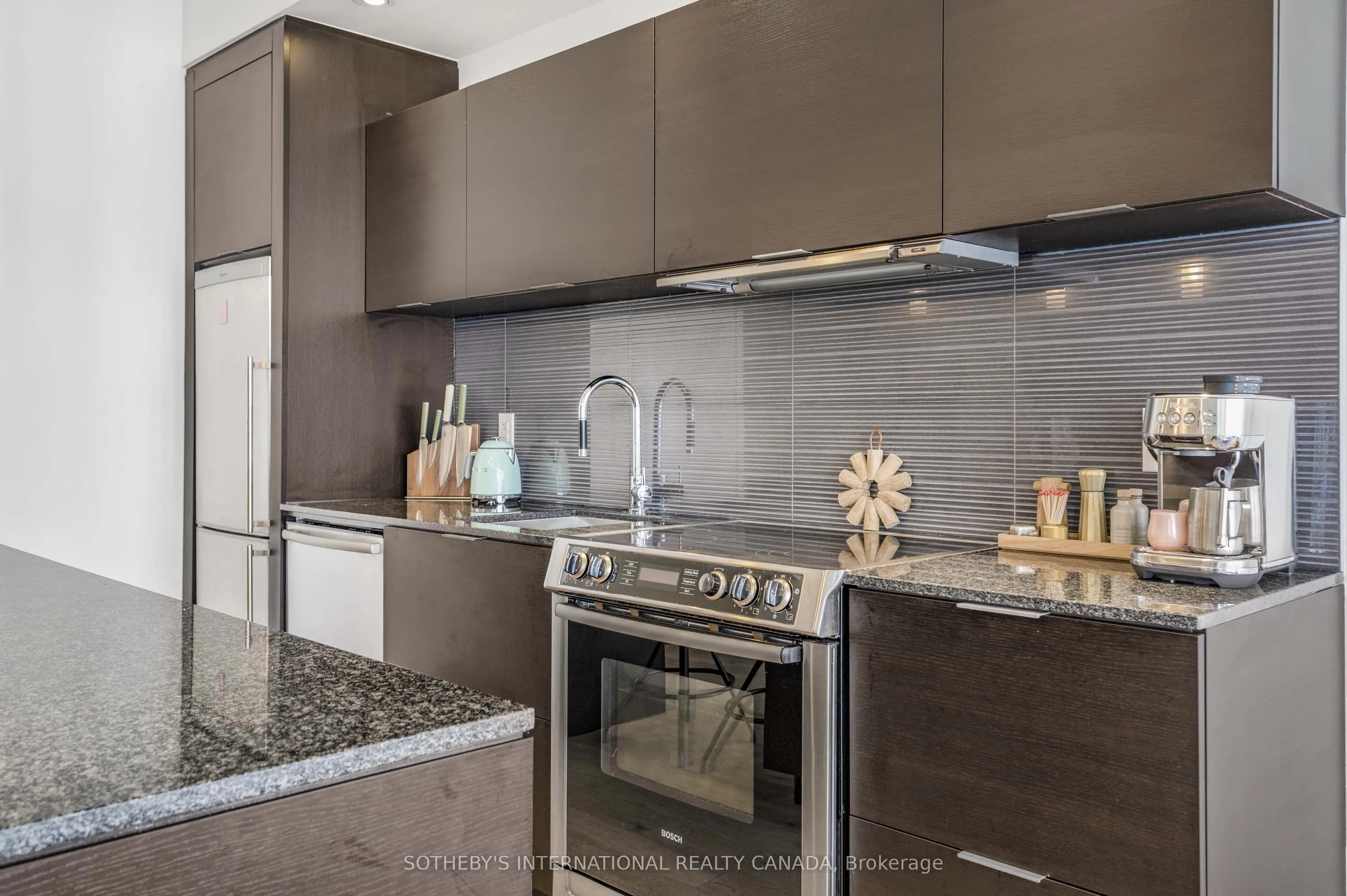 8 Charlotte Street, #1205