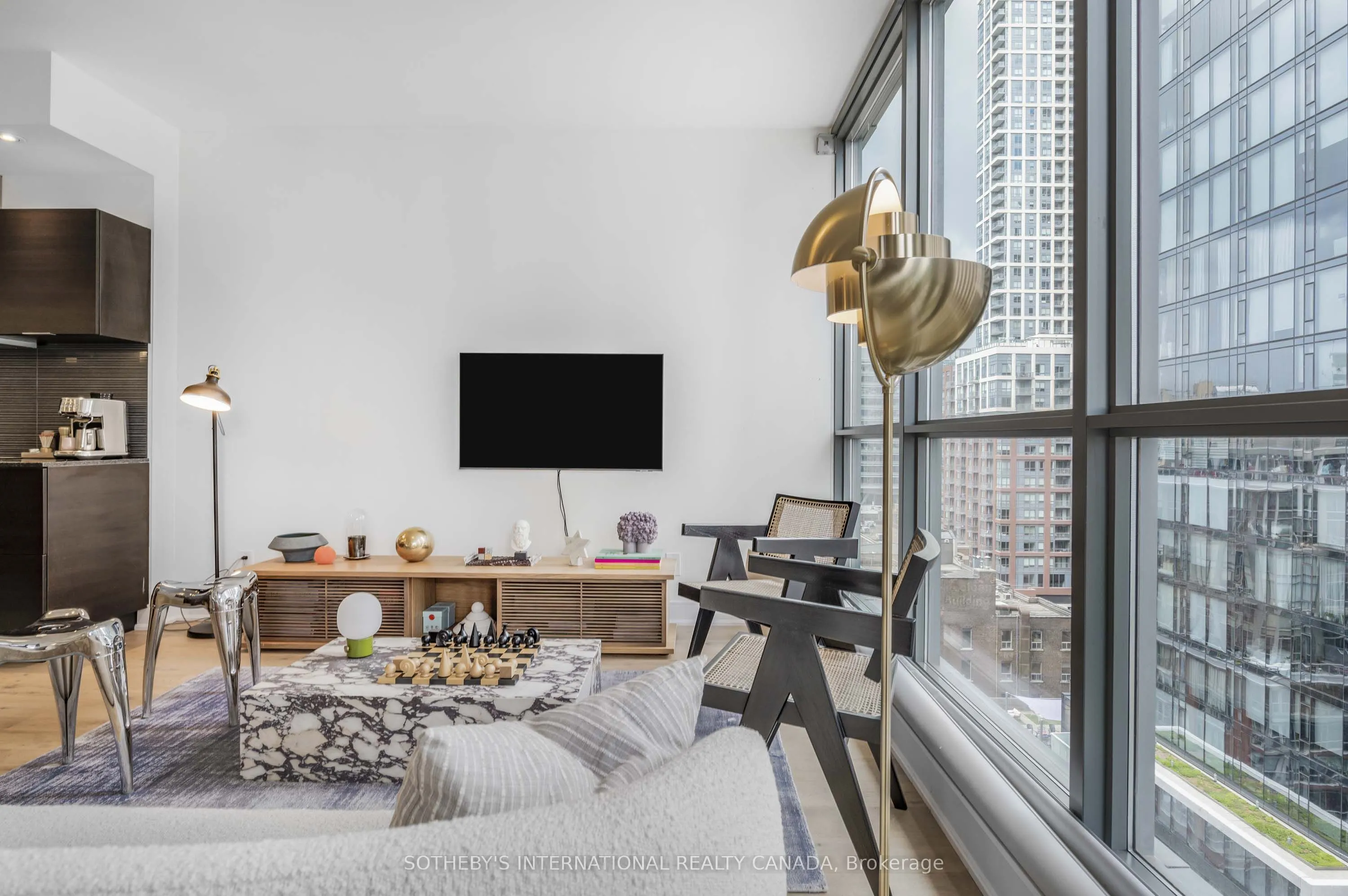 8 Charlotte Street, #1205