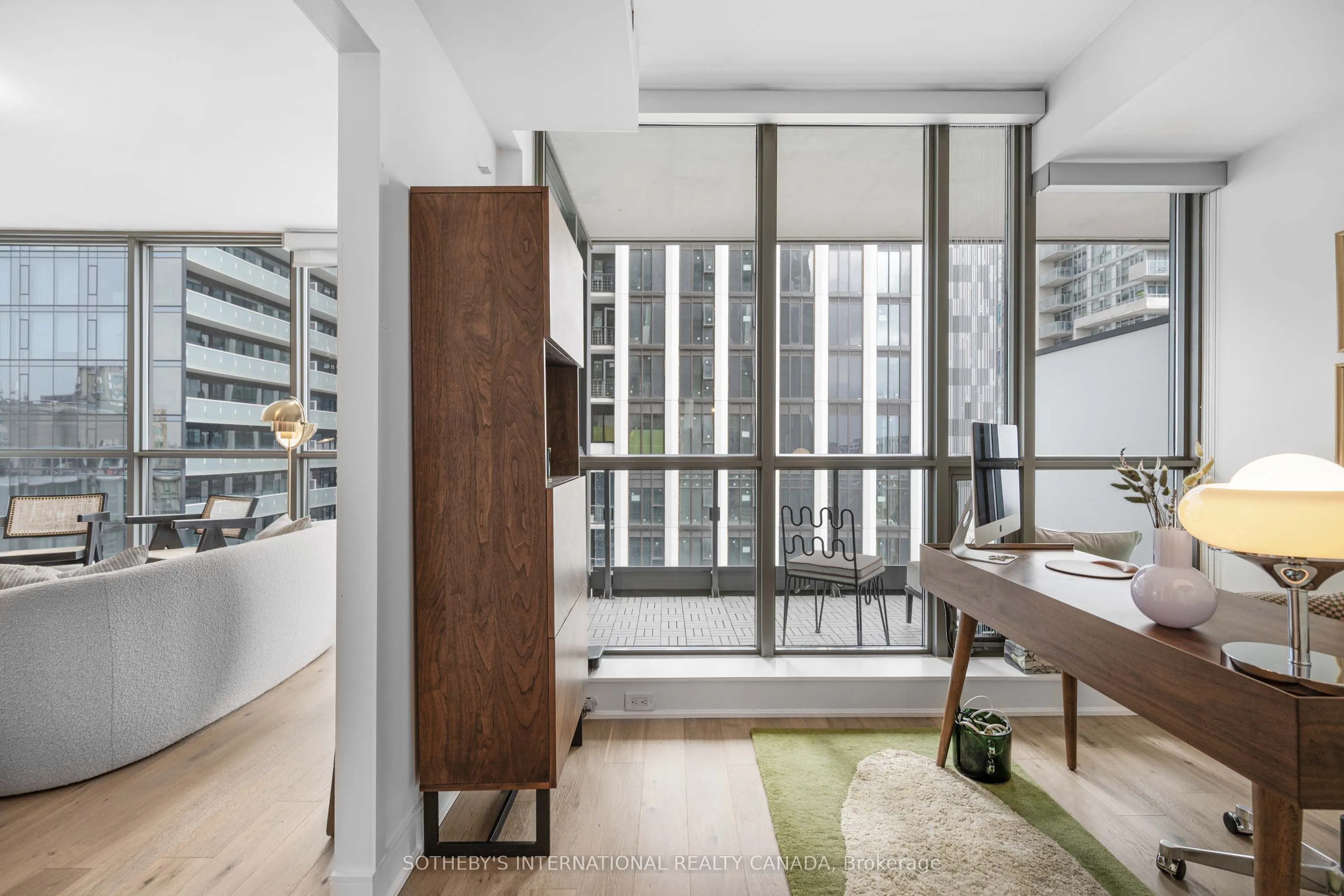 8 Charlotte Street, #1205