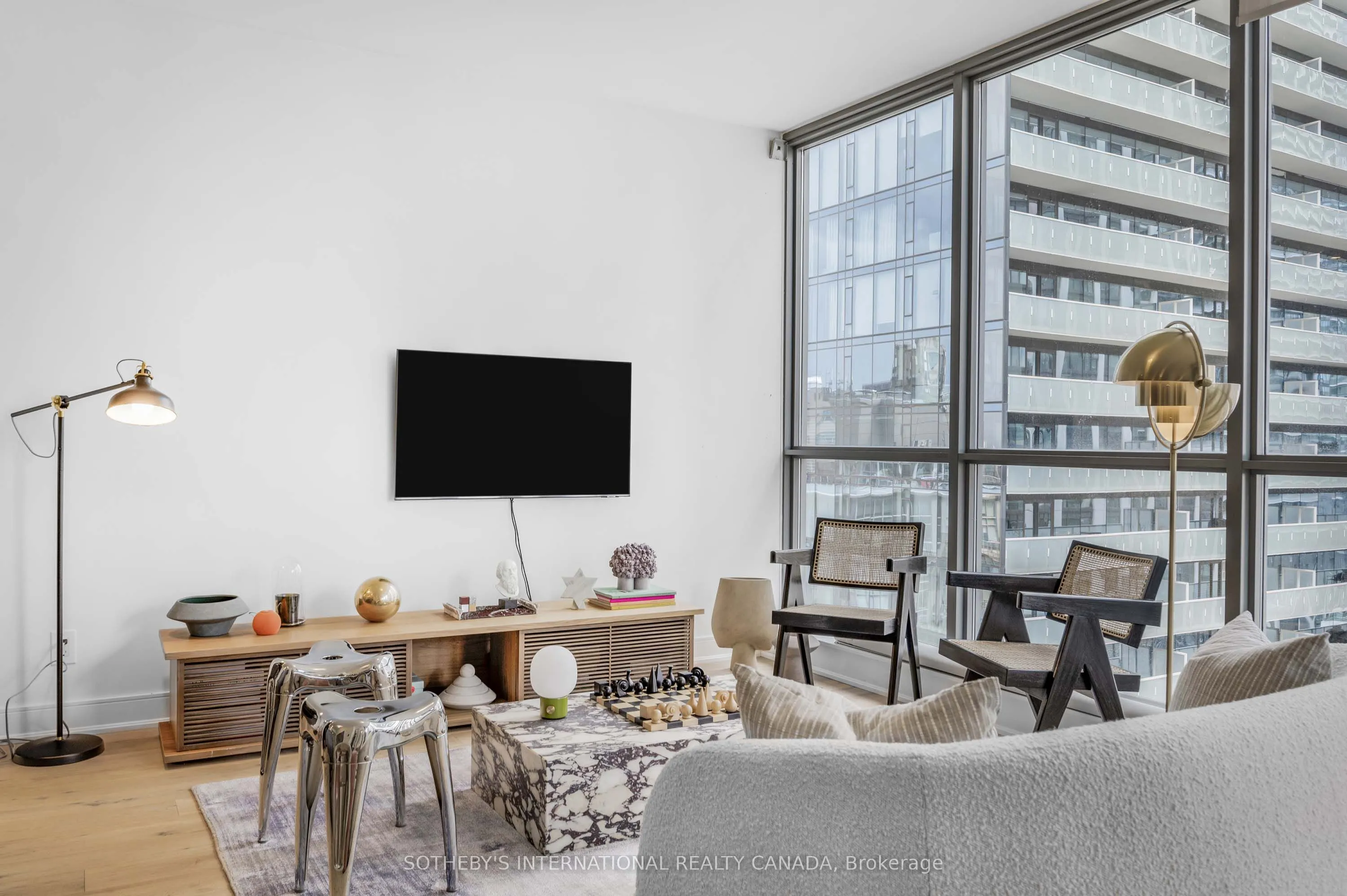 8 Charlotte Street, #1205