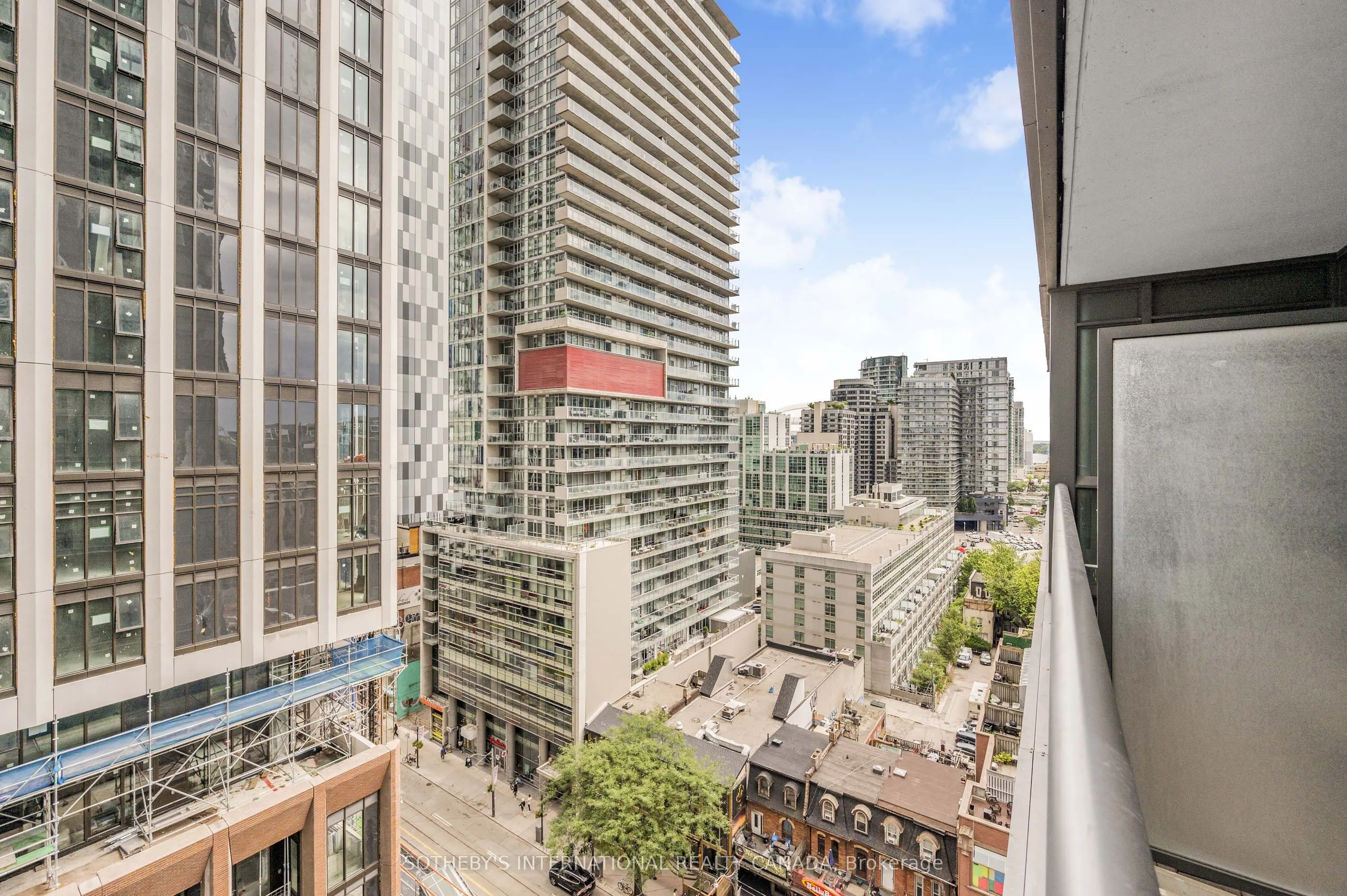 8 Charlotte Street, #1205
