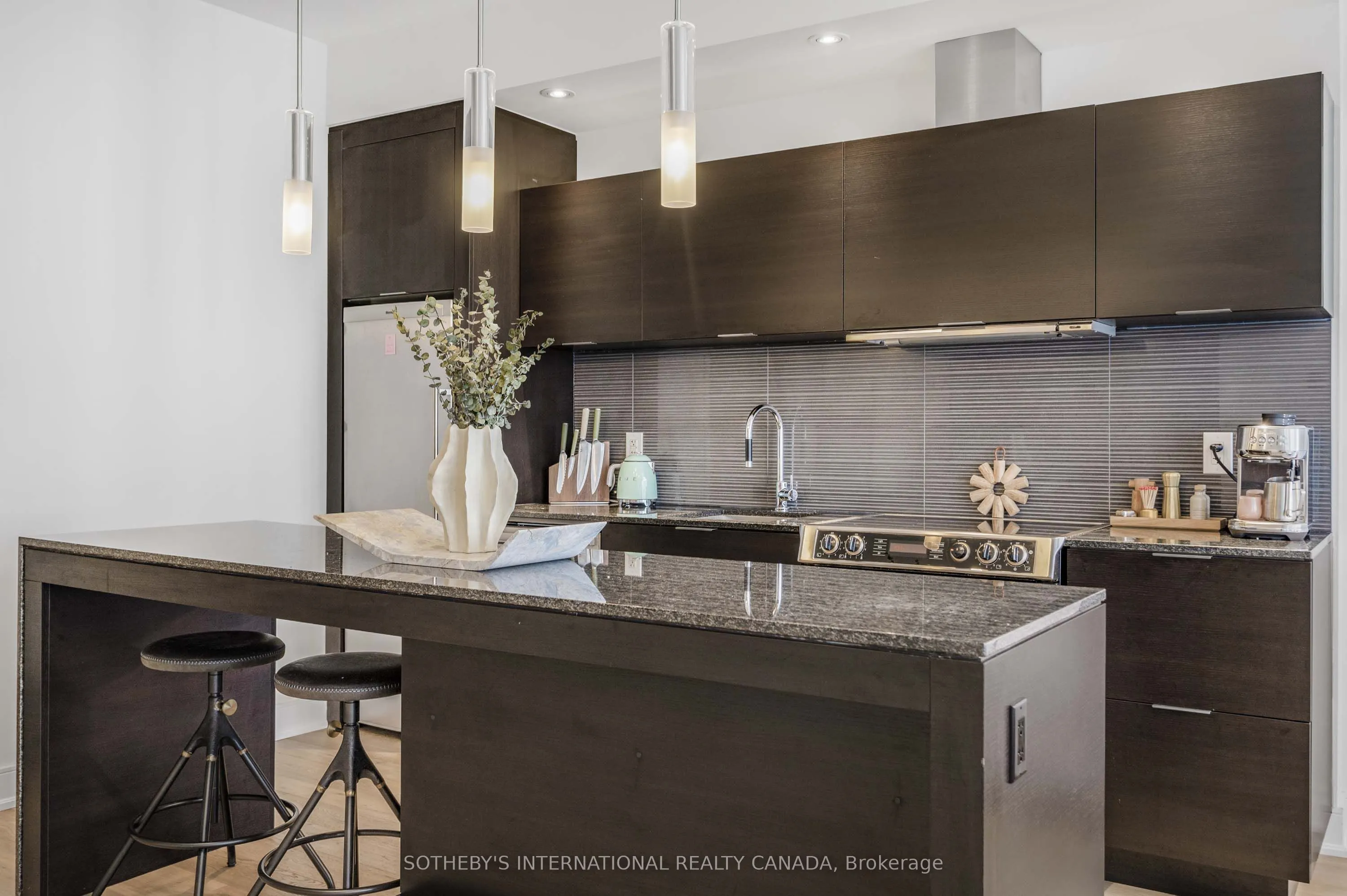 8 Charlotte Street, #1205