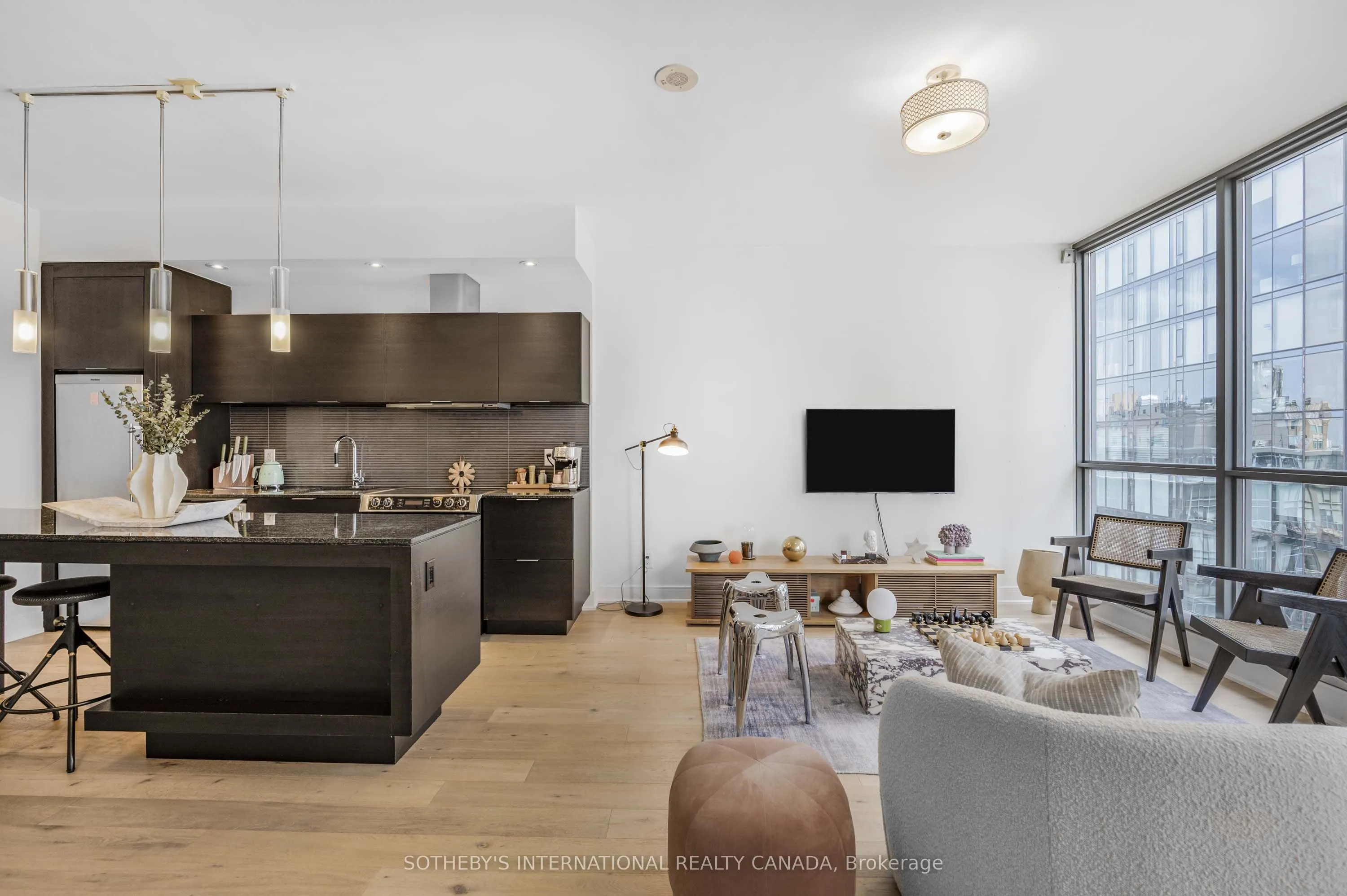 8 Charlotte Street, #1205