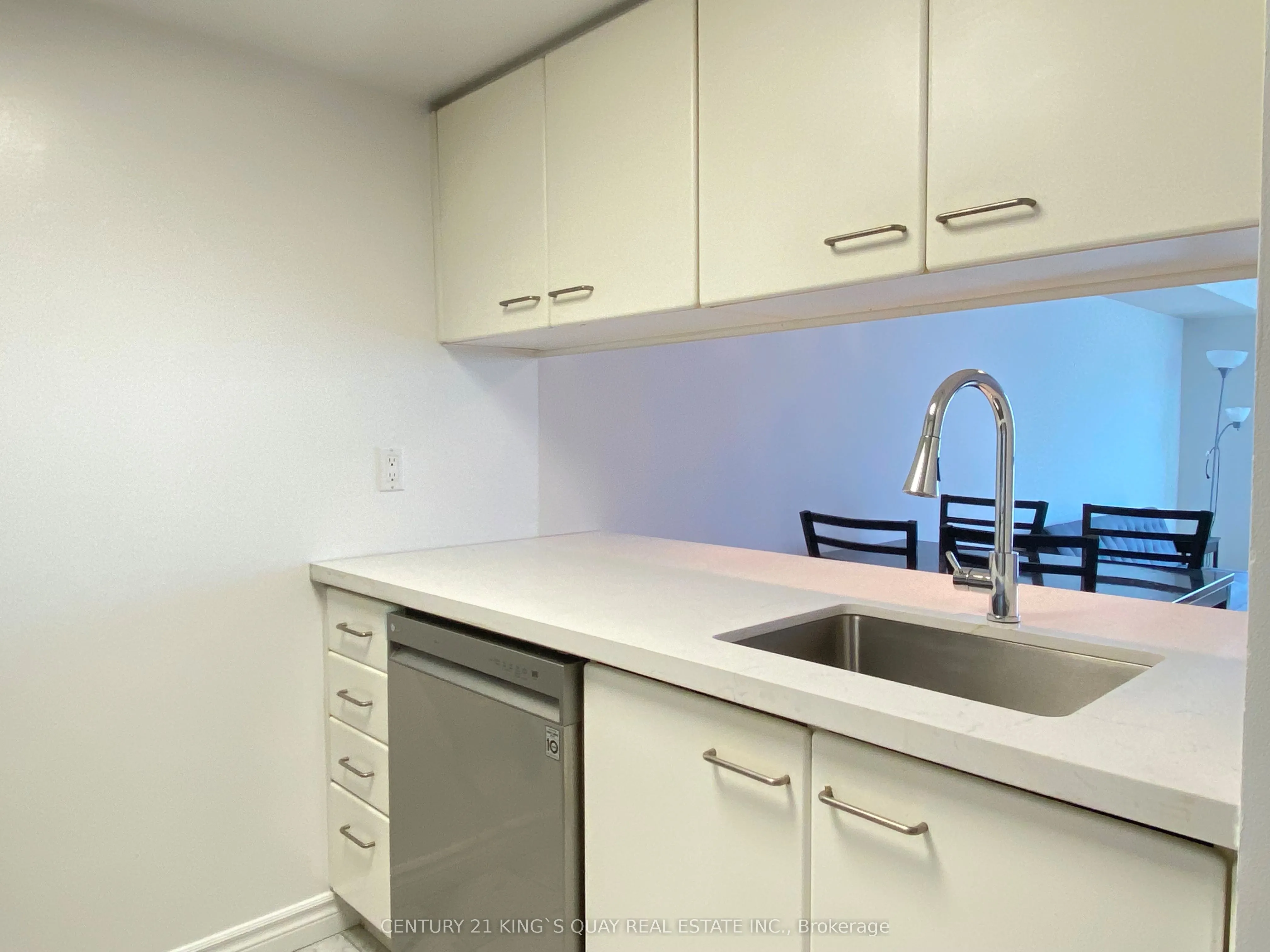 38 Elm Street, #3006