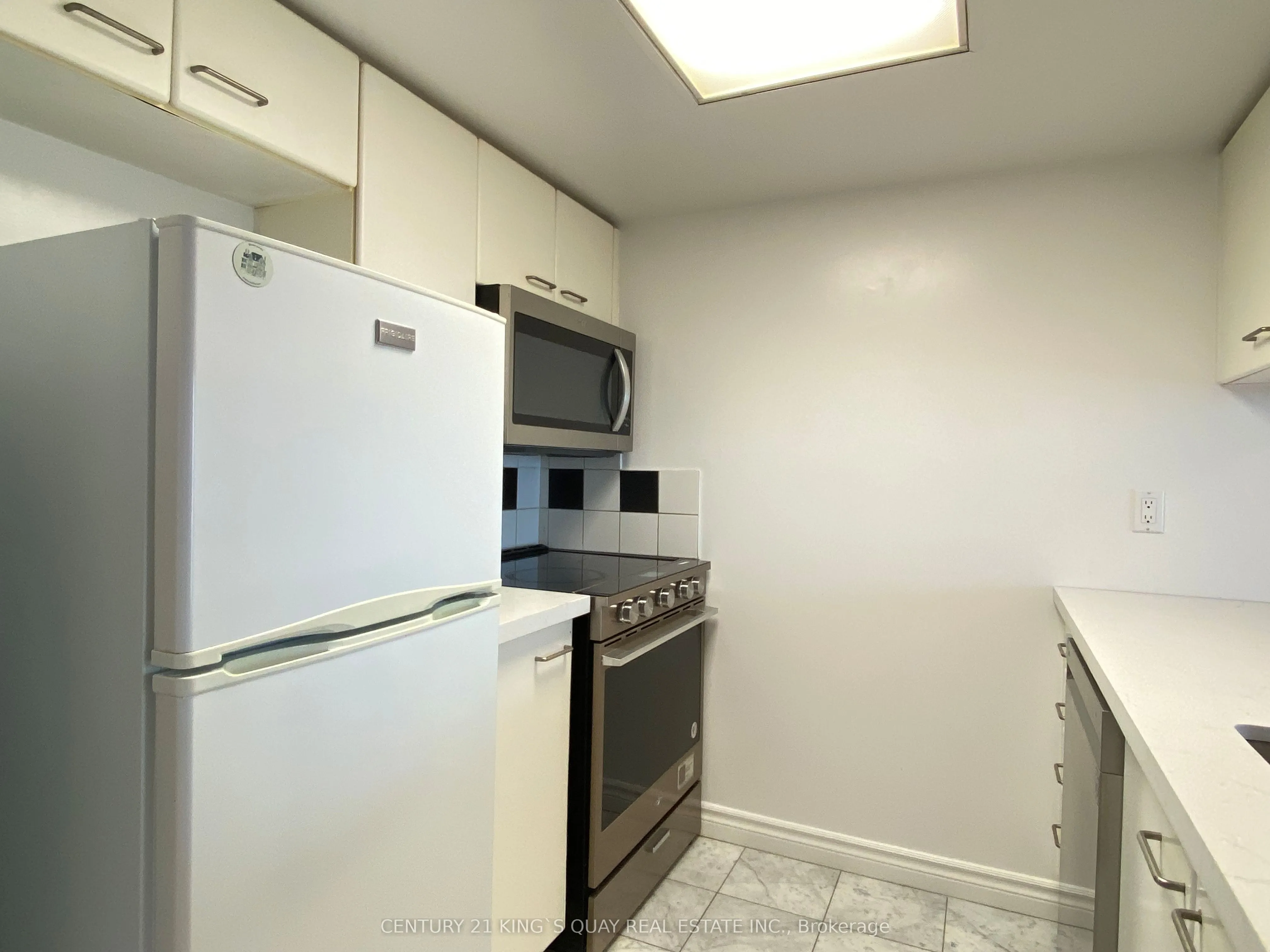 38 Elm Street, #3006
