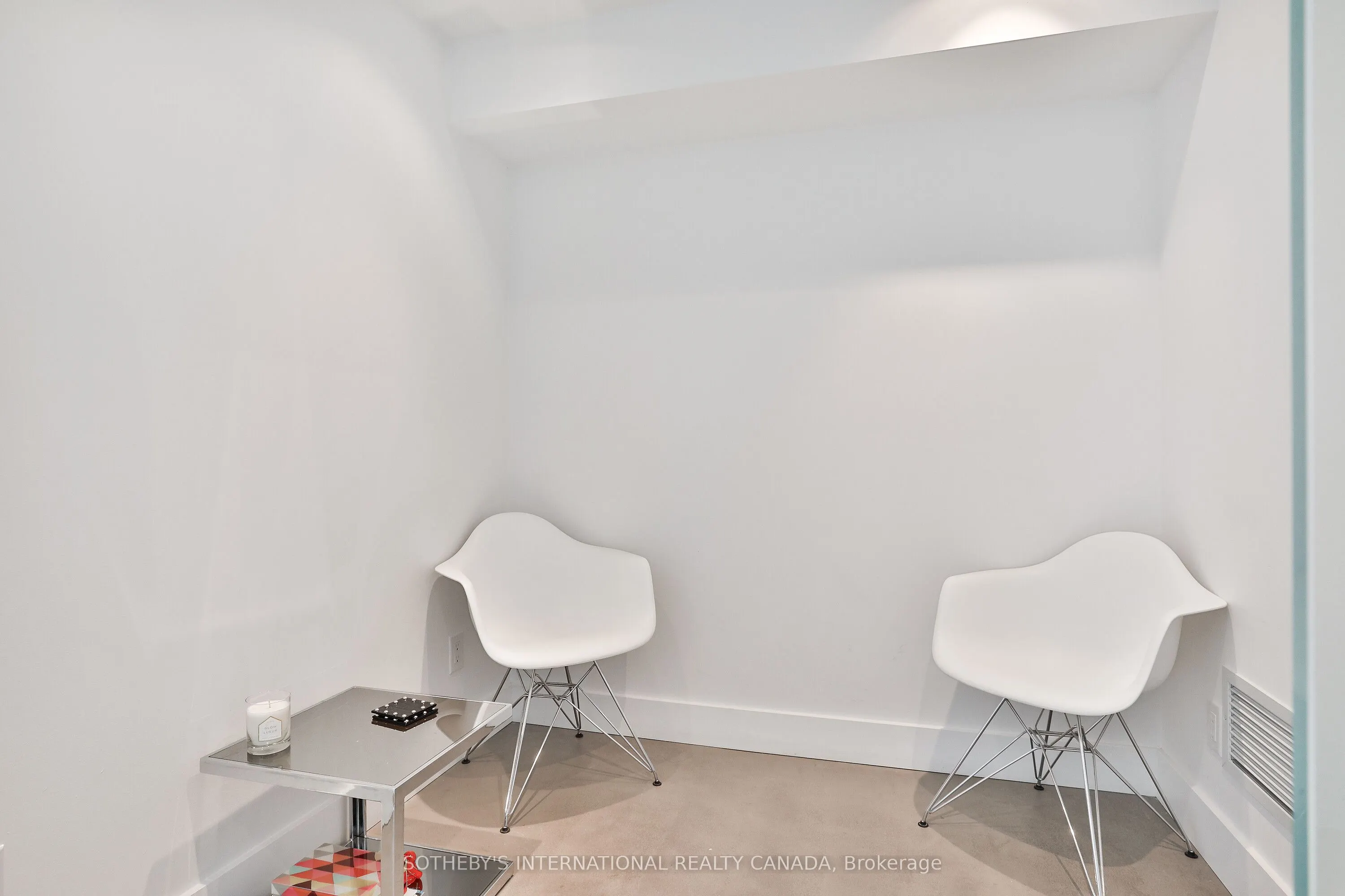483 Dupont Street, #103