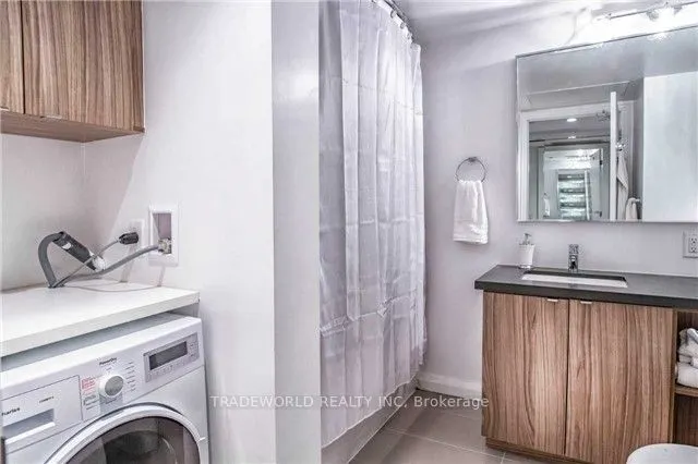155 Yorkville Avenue, #910