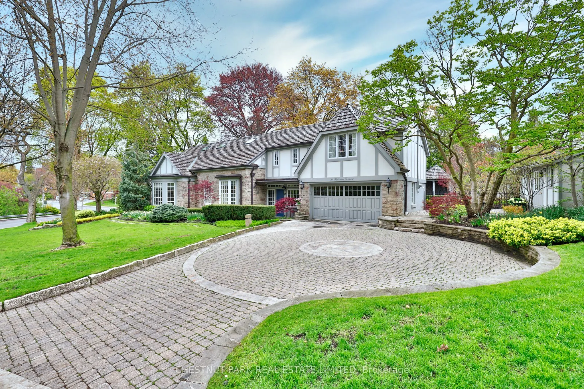 10 Weybourne Crescent