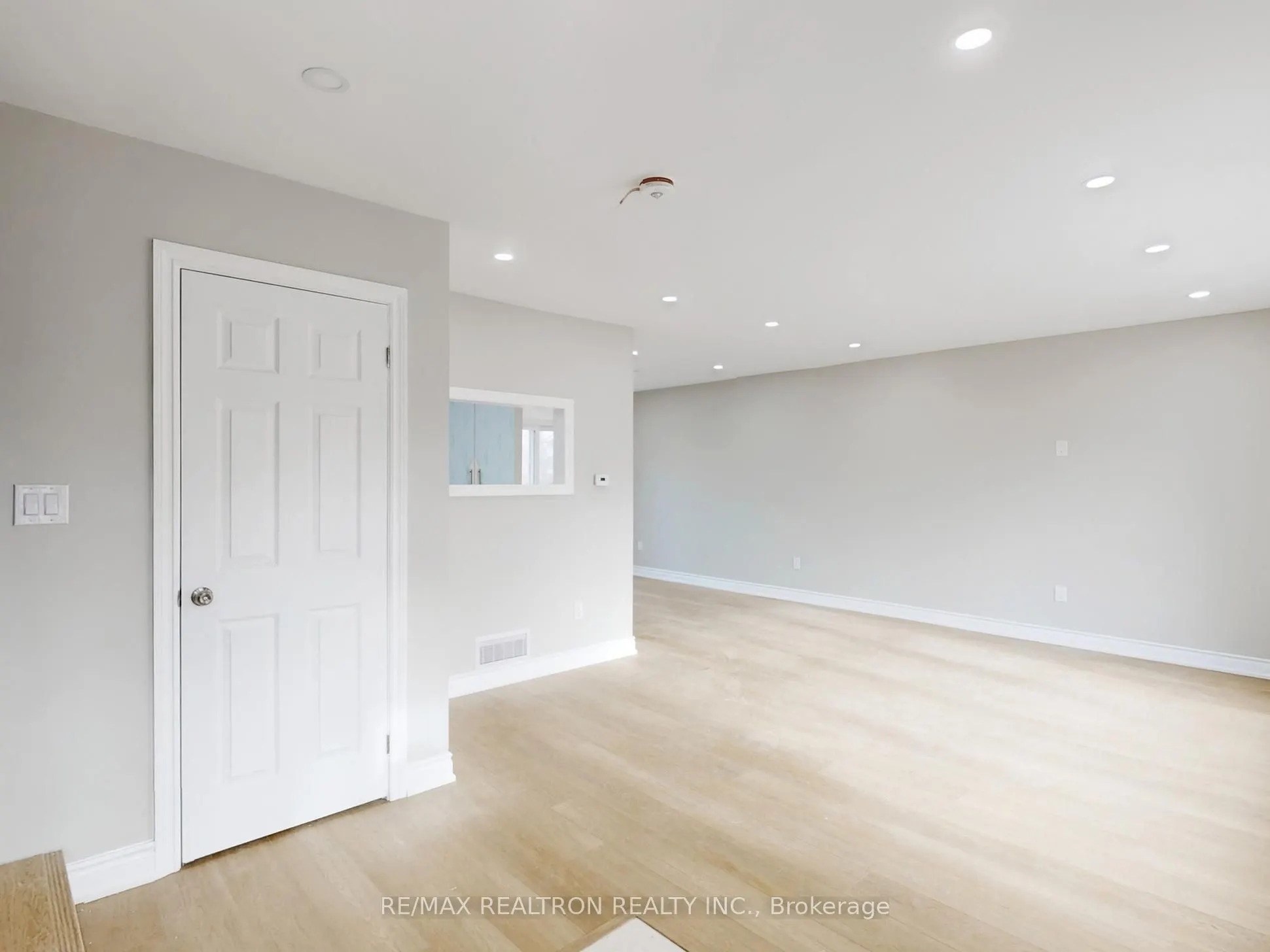 6 Deering Crescent
