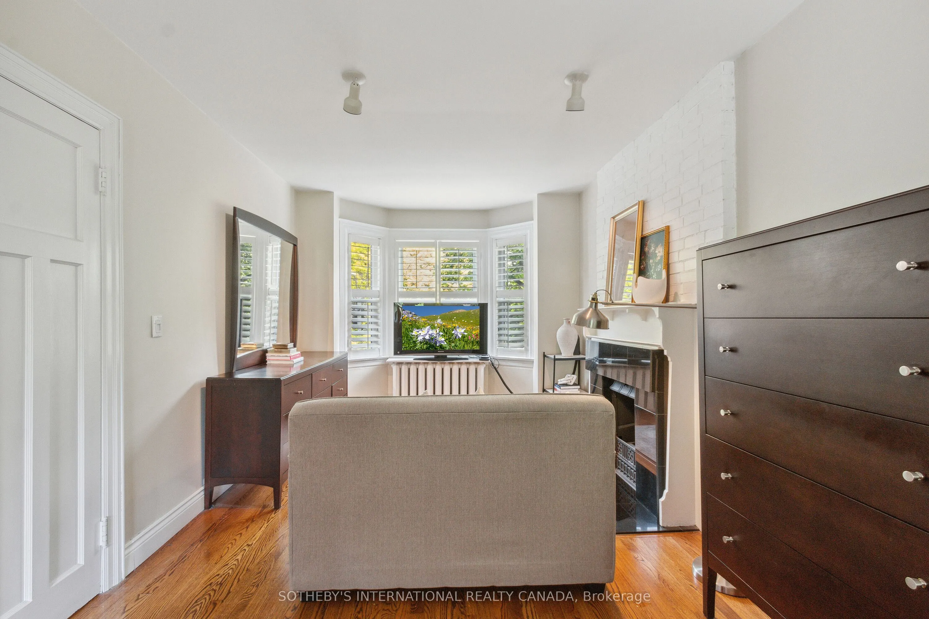 52 Nina Street