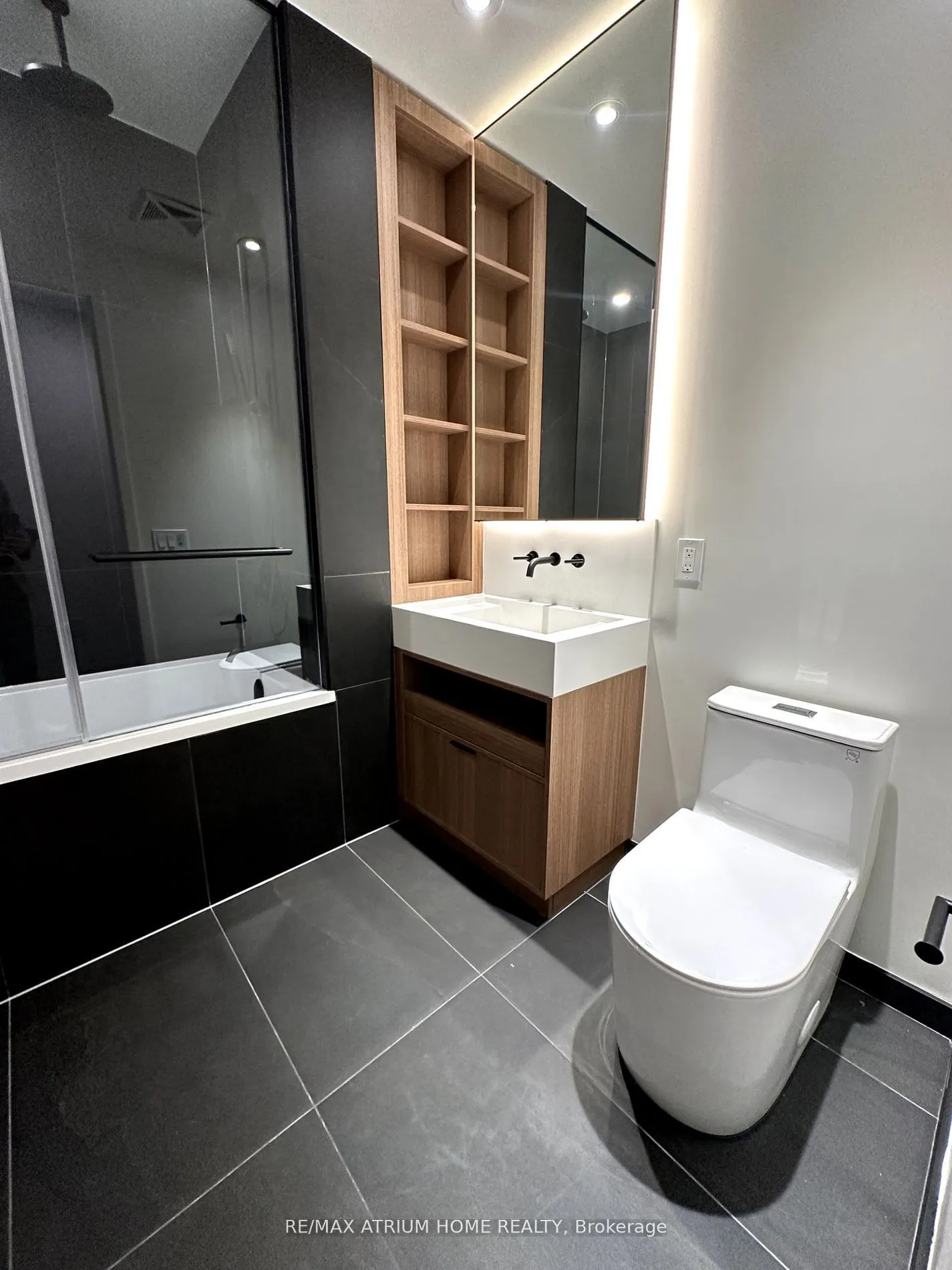 55 Charles Street E, #3707