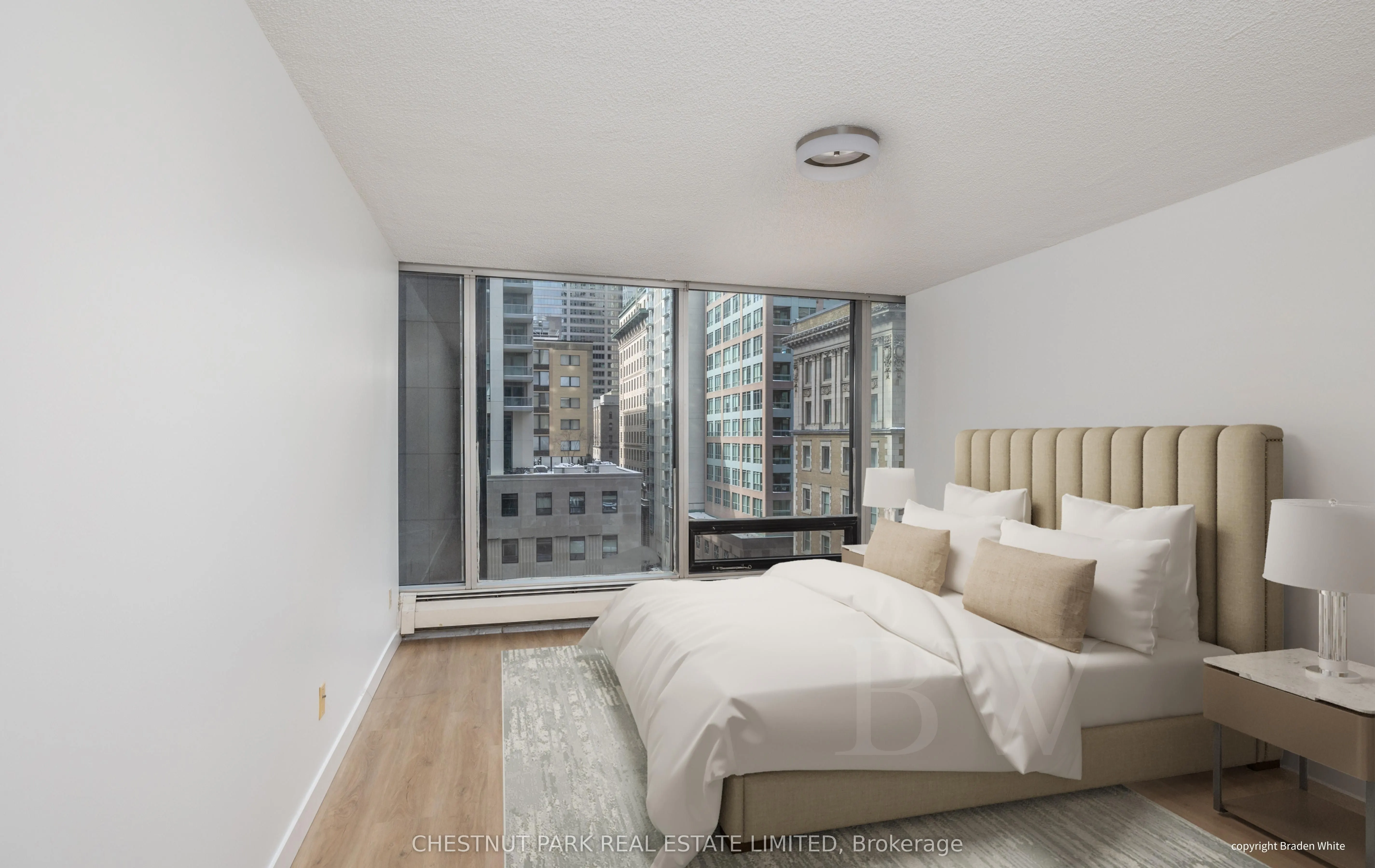 30 Wellington Street E, #6