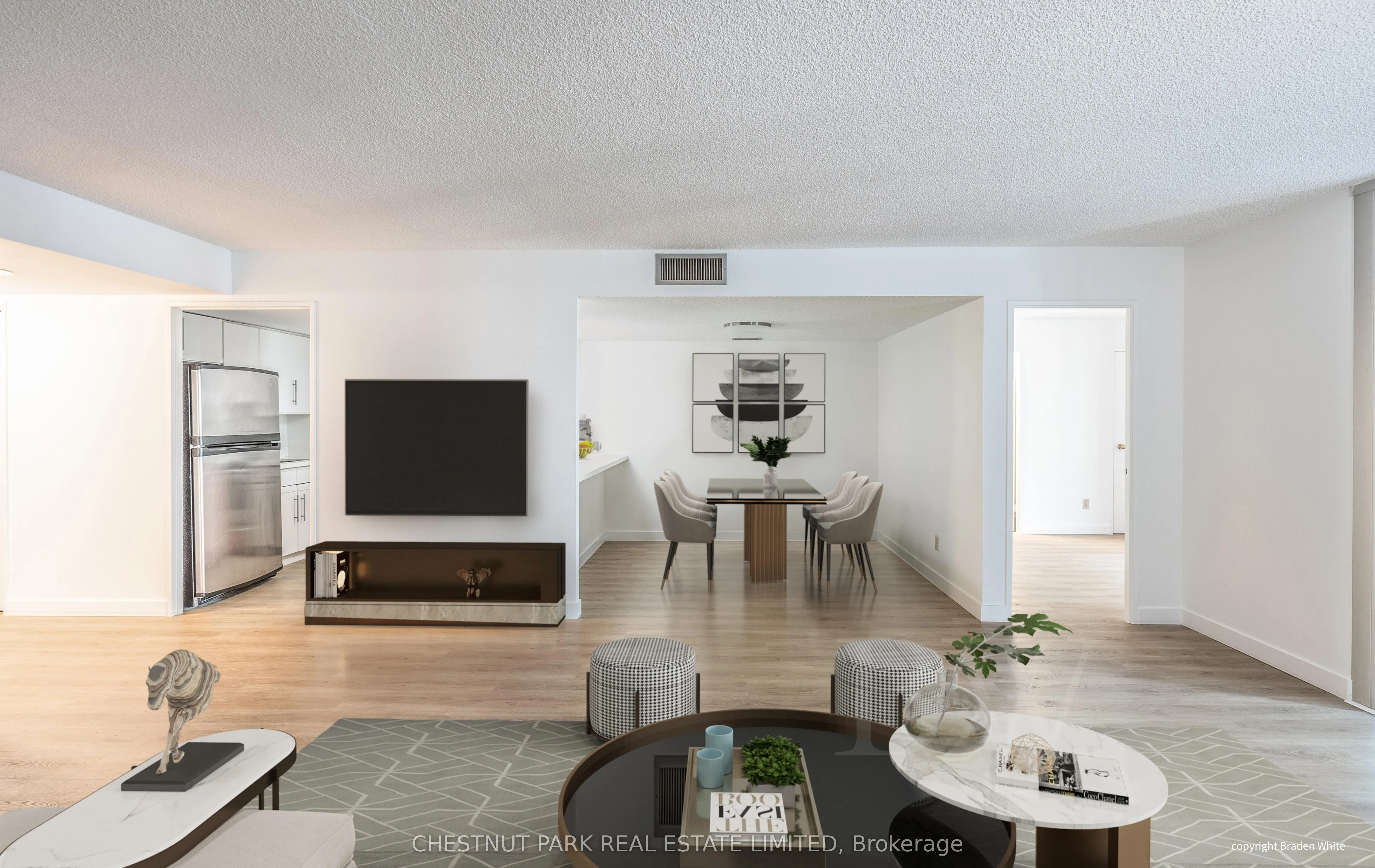 30 Wellington Street E, #6