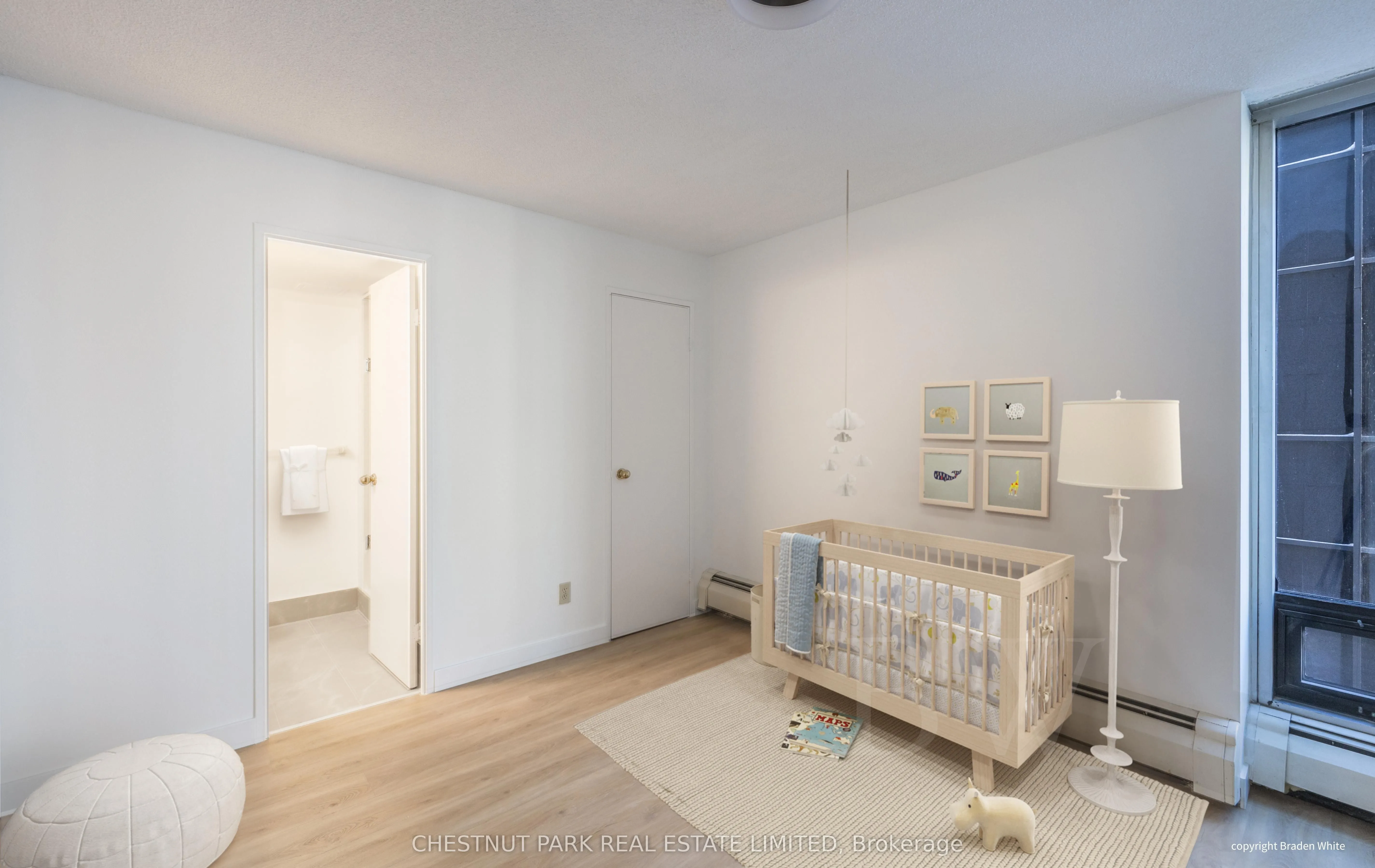 30 Wellington Street E, #6