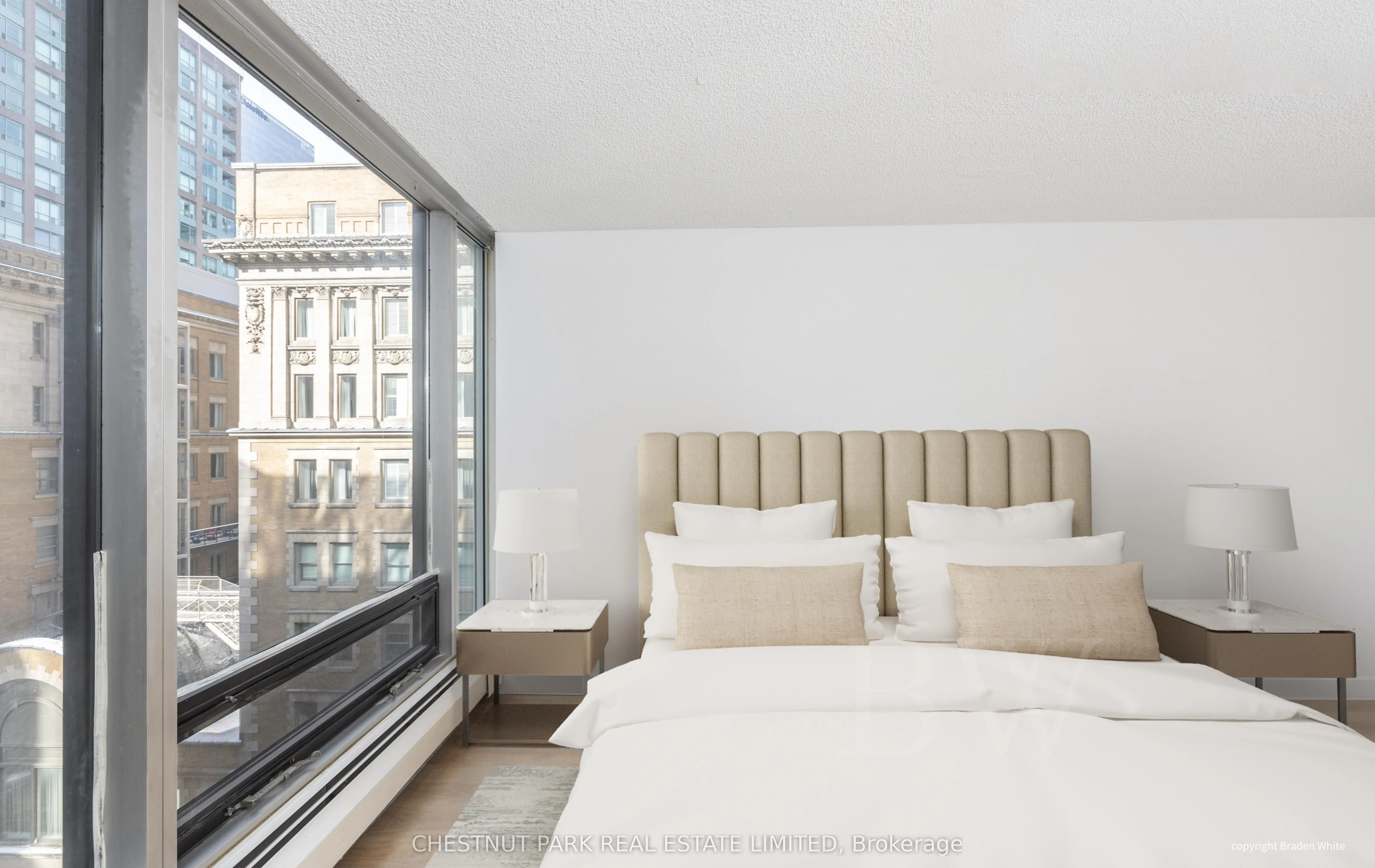 30 Wellington Street E, #6