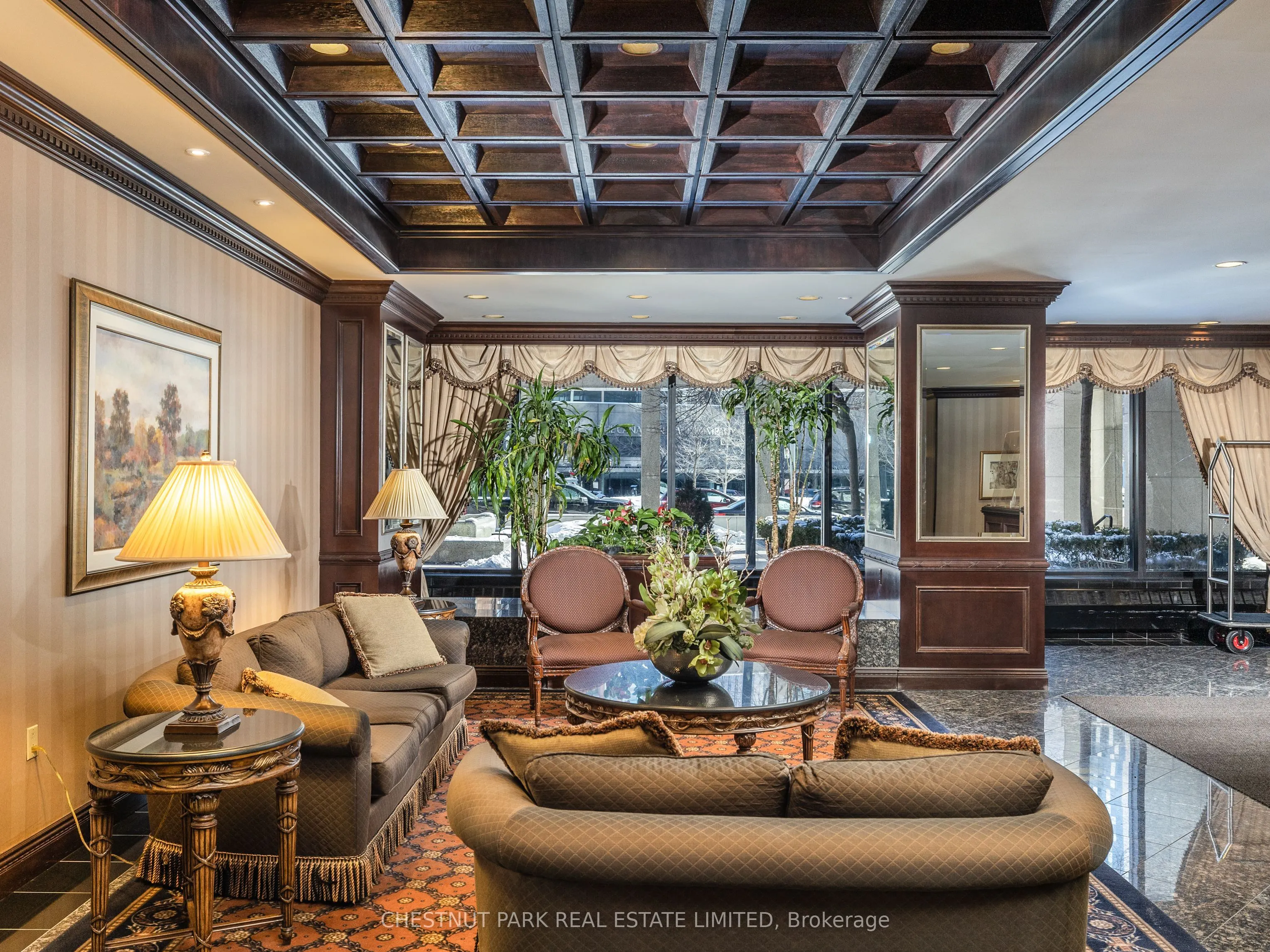 30 Wellington Street E, #6
