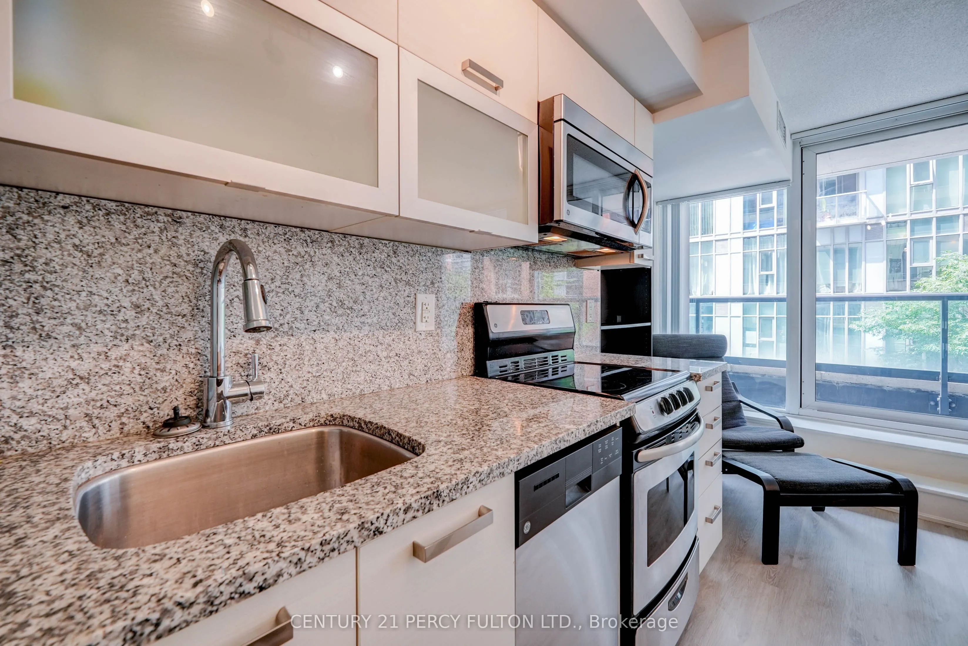 36 Lisgar Street, #209W