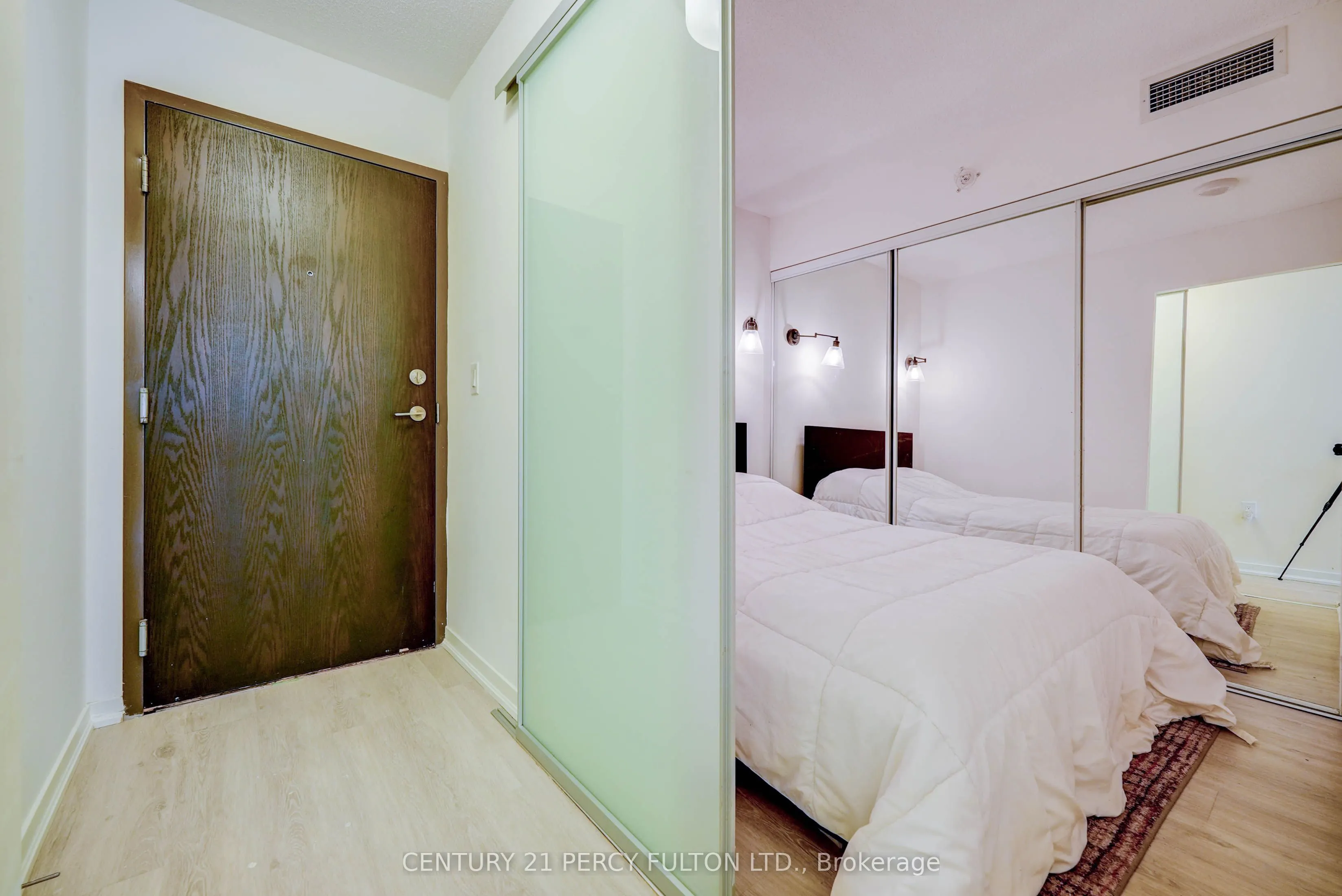 36 Lisgar Street, #209W