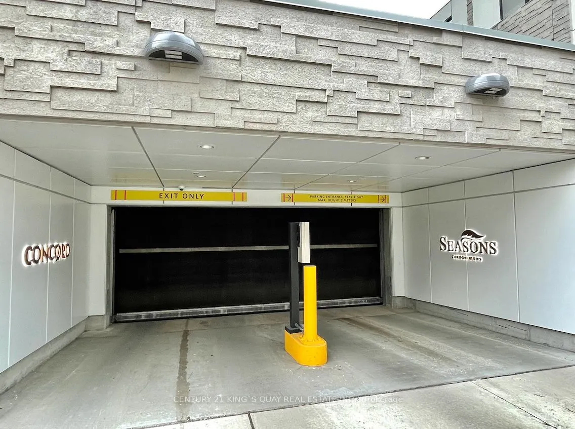 85 Mcmahon Drive, #1209