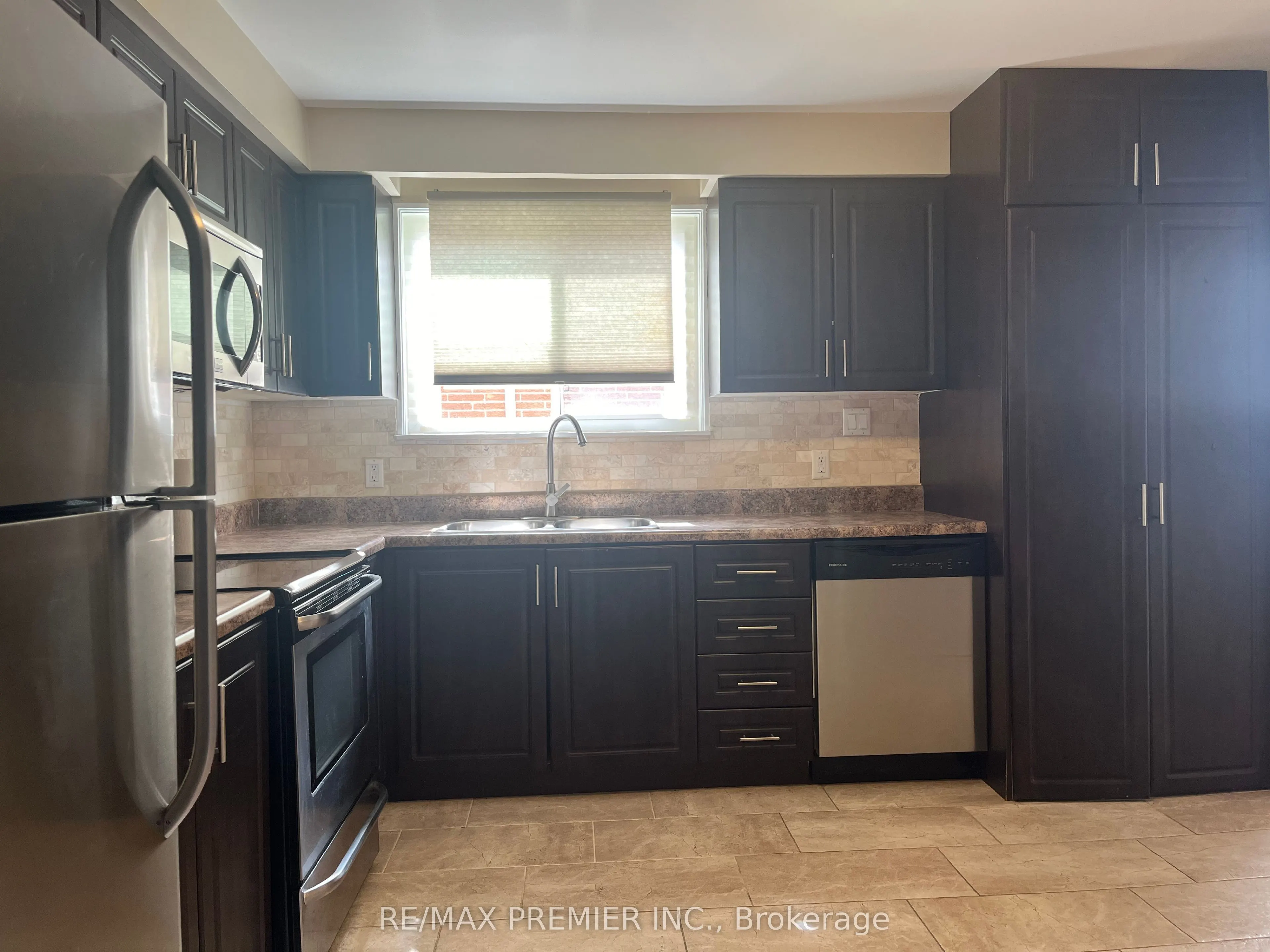 82 Angus Drive, #Main