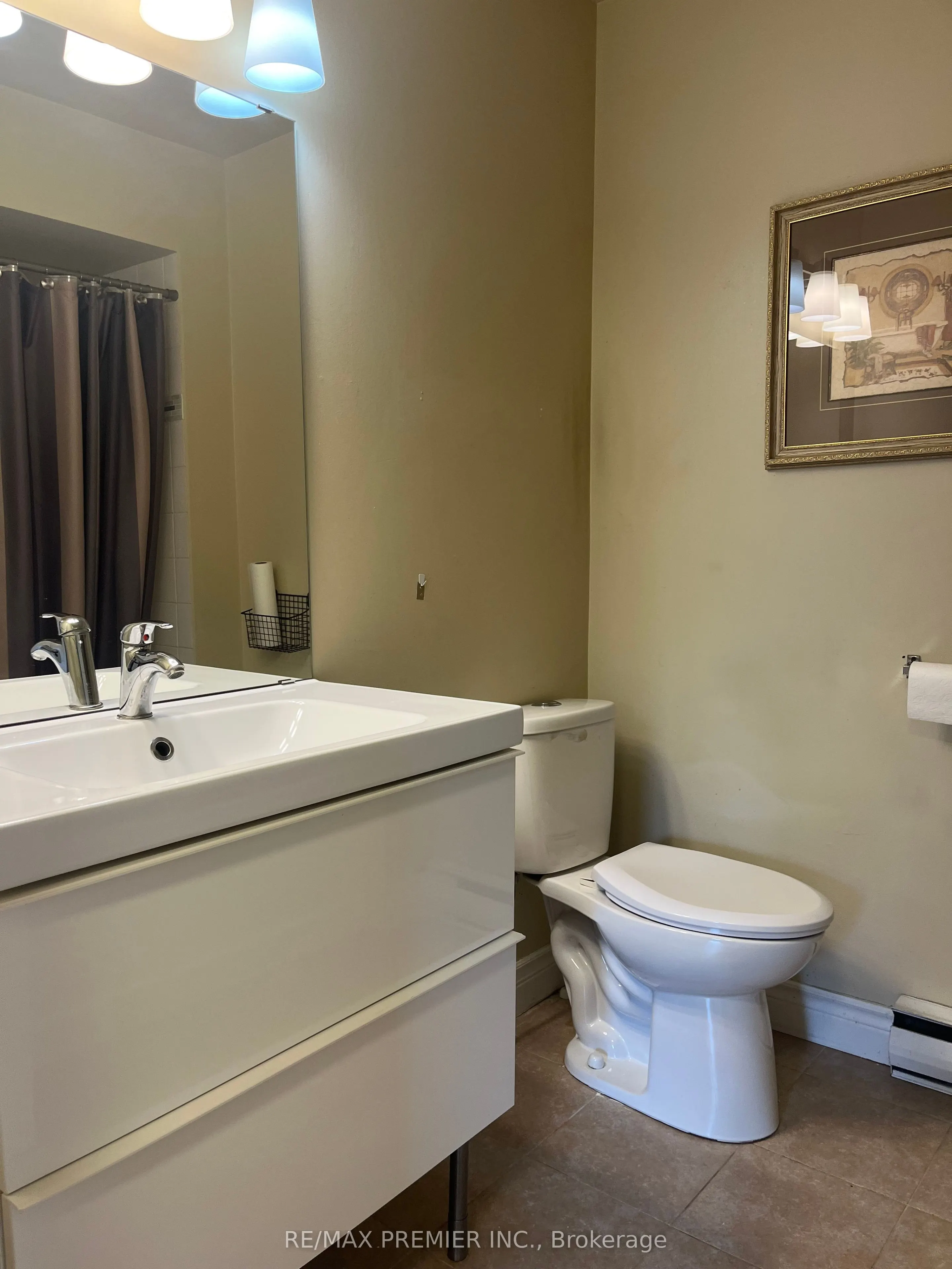 82 Angus Drive, #Main