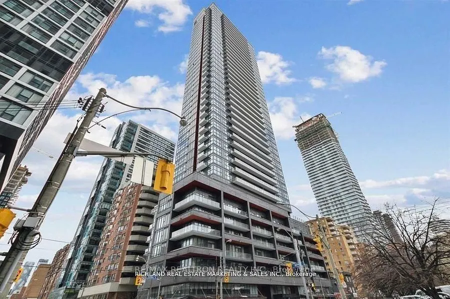 159 Dundas Street E, #3204