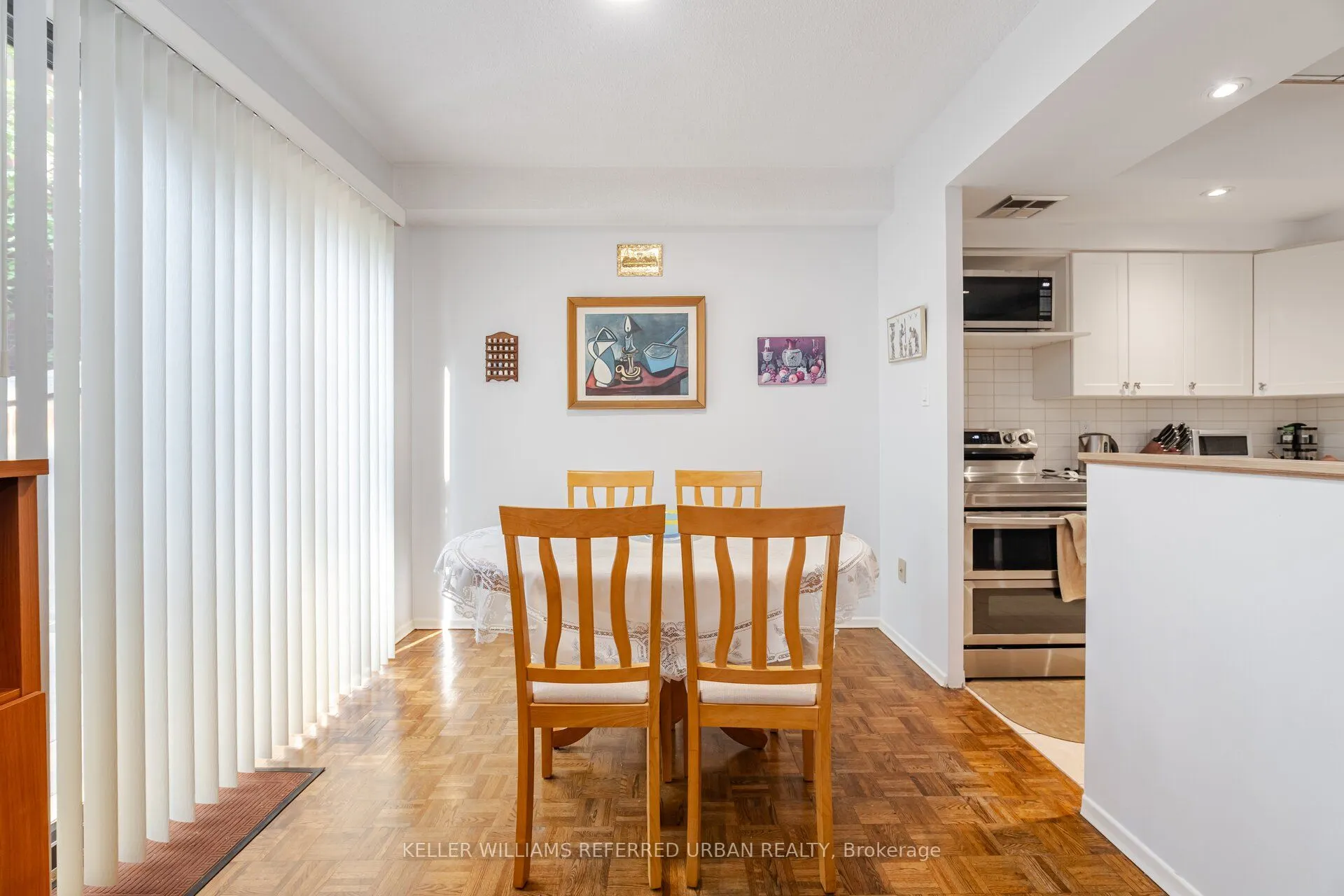 30 Glen Elm Avenue E, #109/209