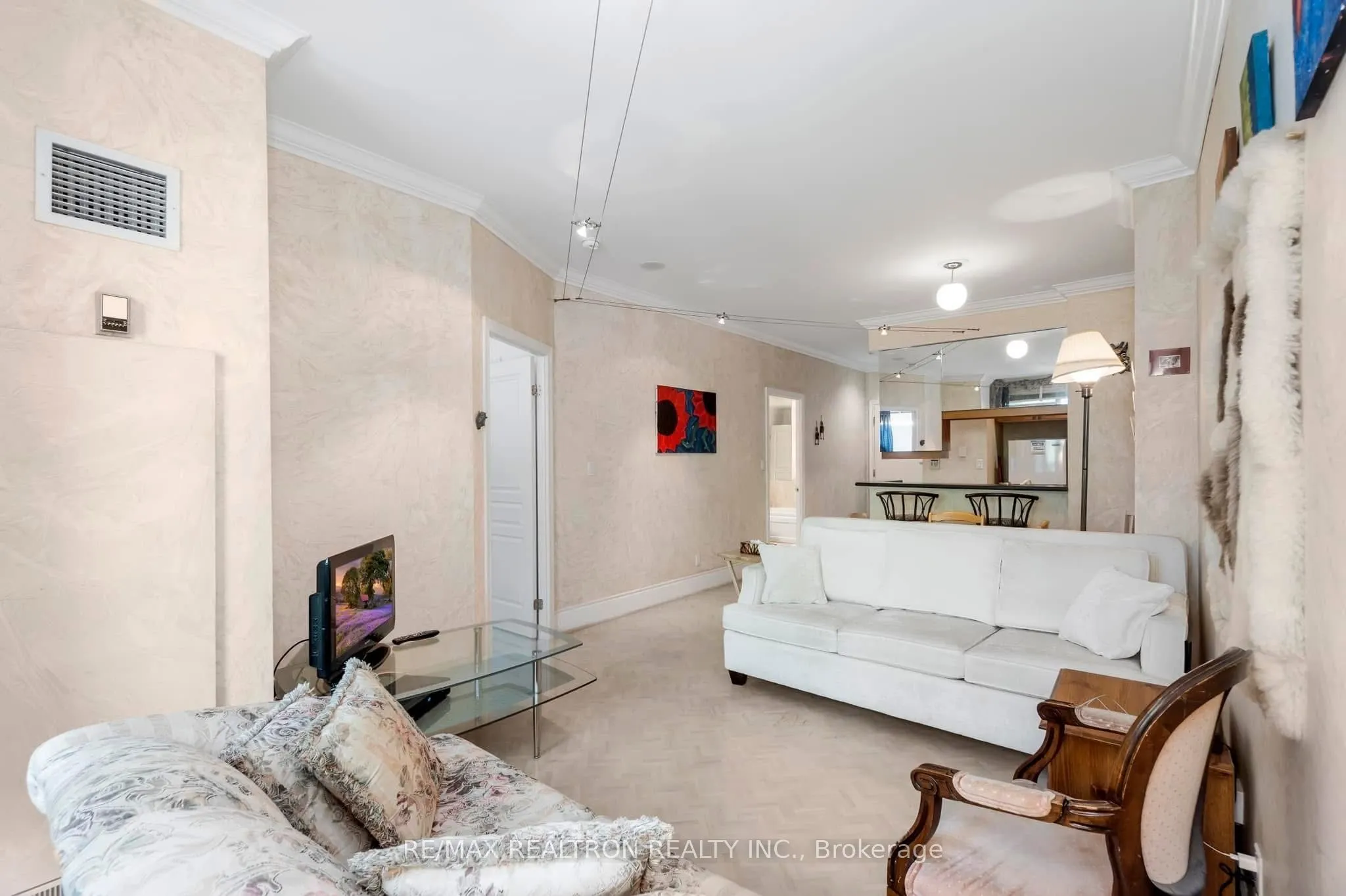 102 Bloor Street, #608