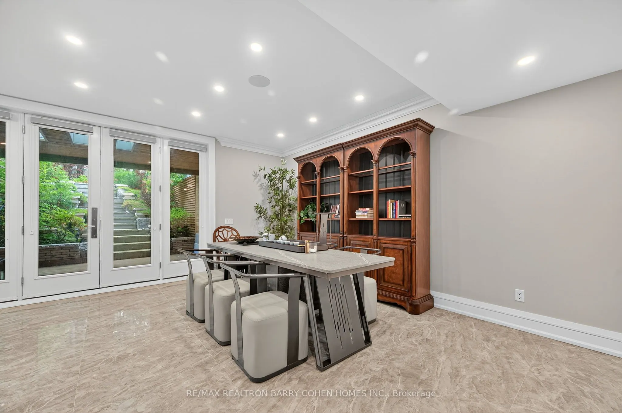 18 Suncrest Drive