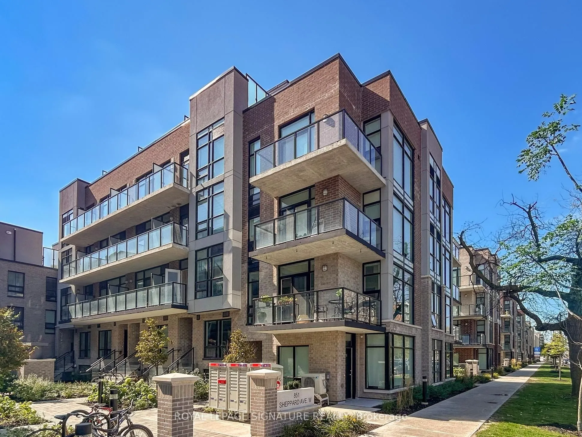 851 Sheppard Avenue W, #15