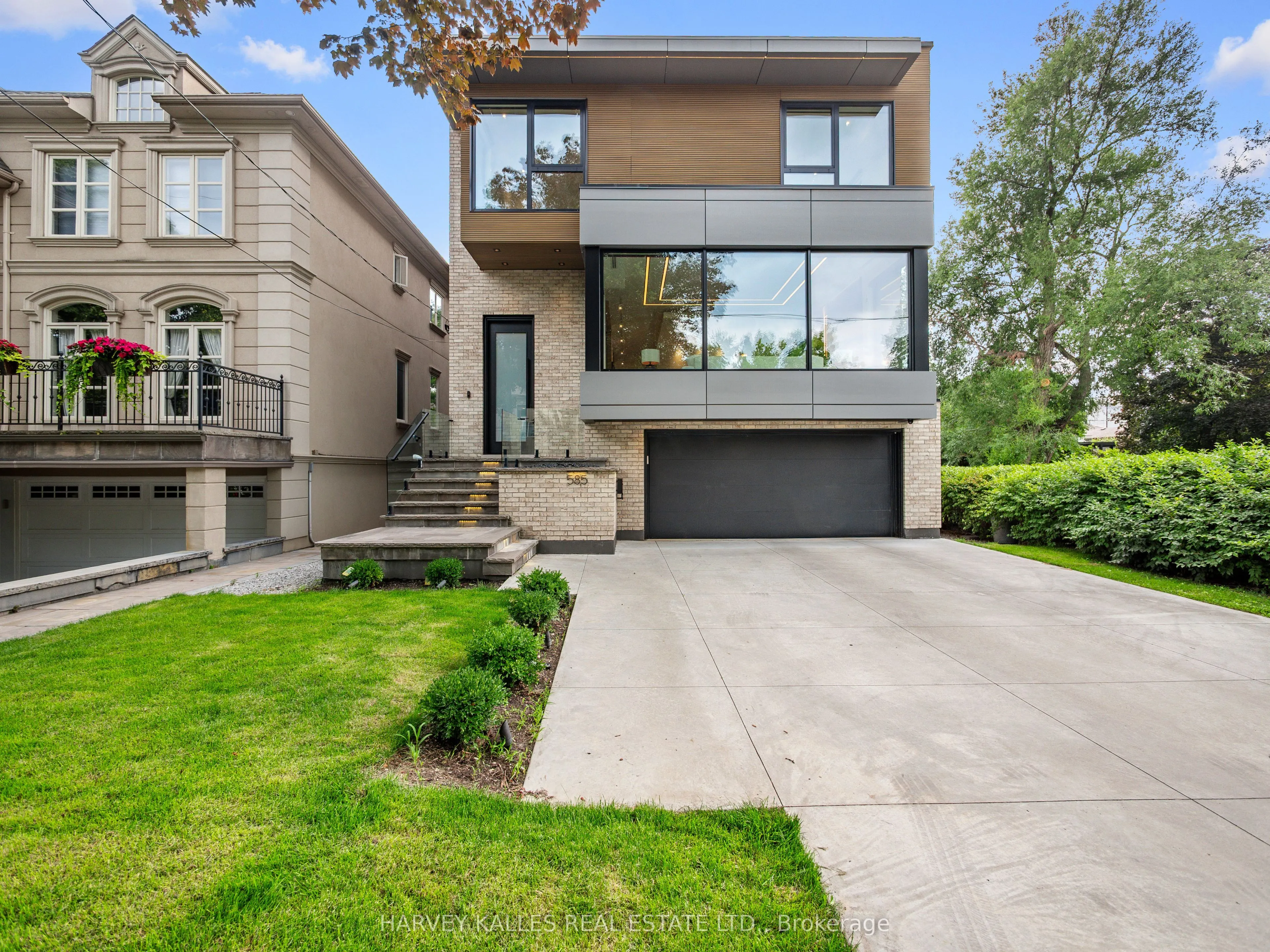 585 Bedford park Avenue