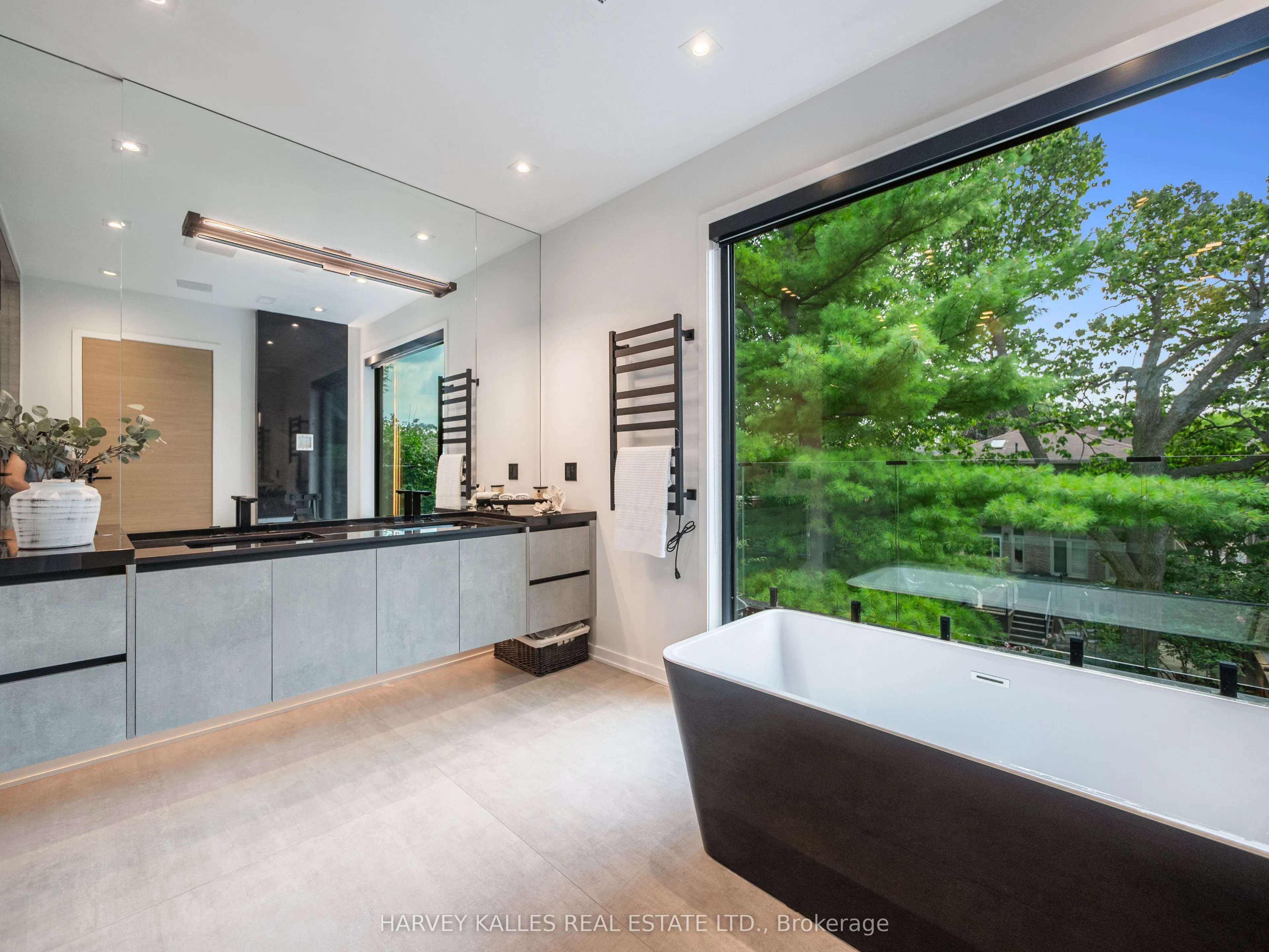 585 Bedford park Avenue