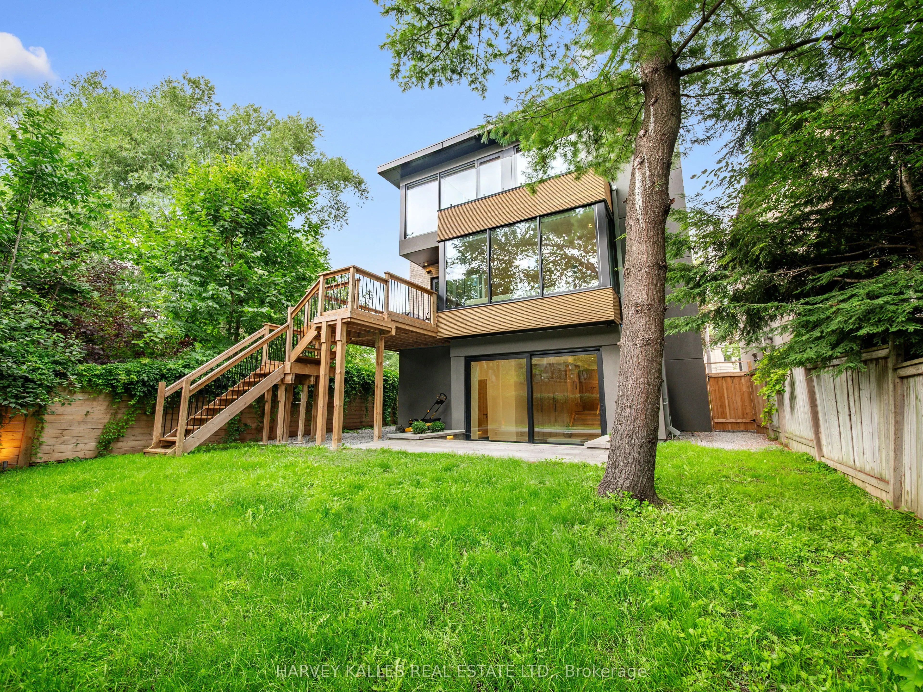 585 Bedford park Avenue