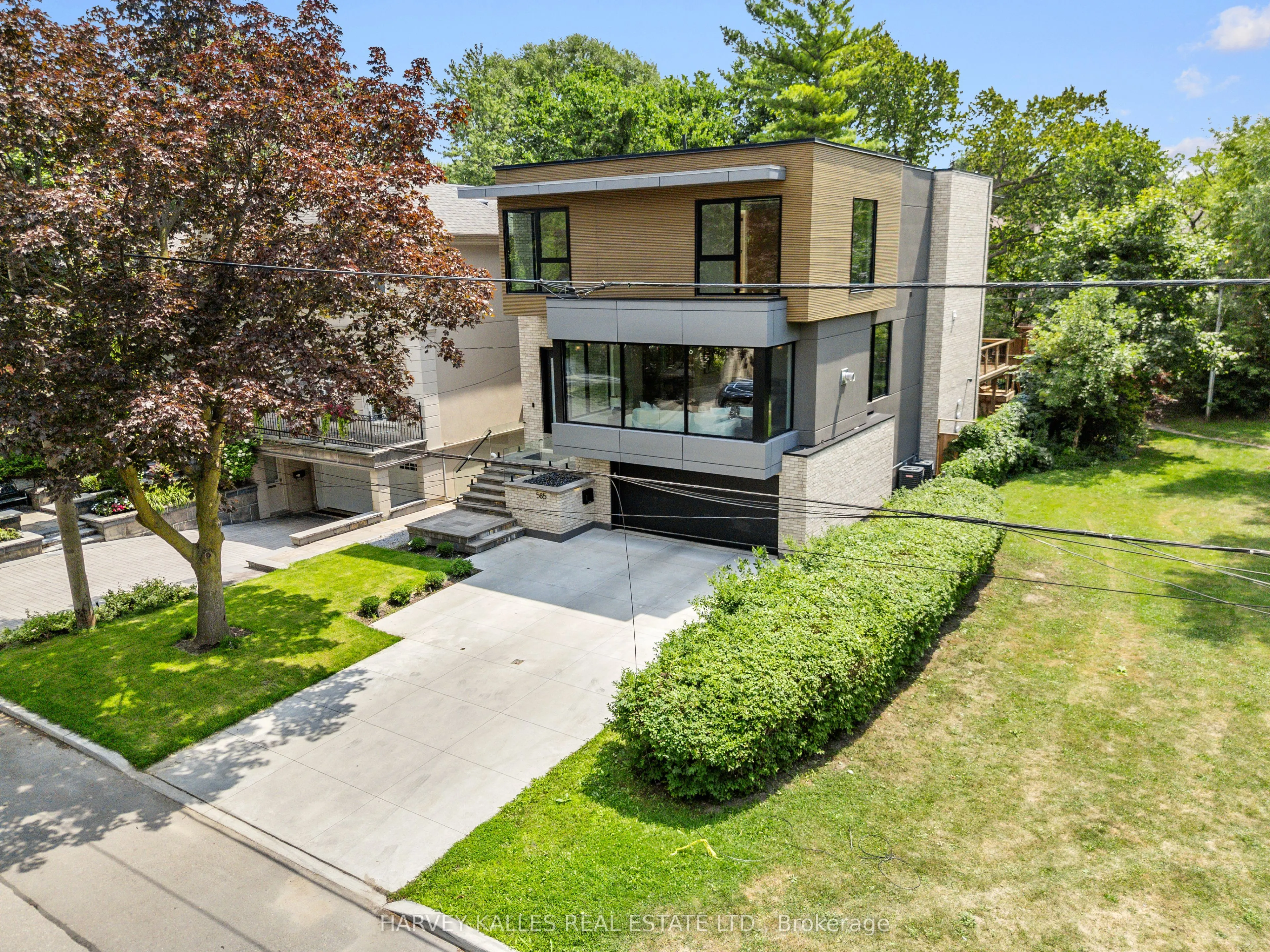 585 Bedford park Avenue