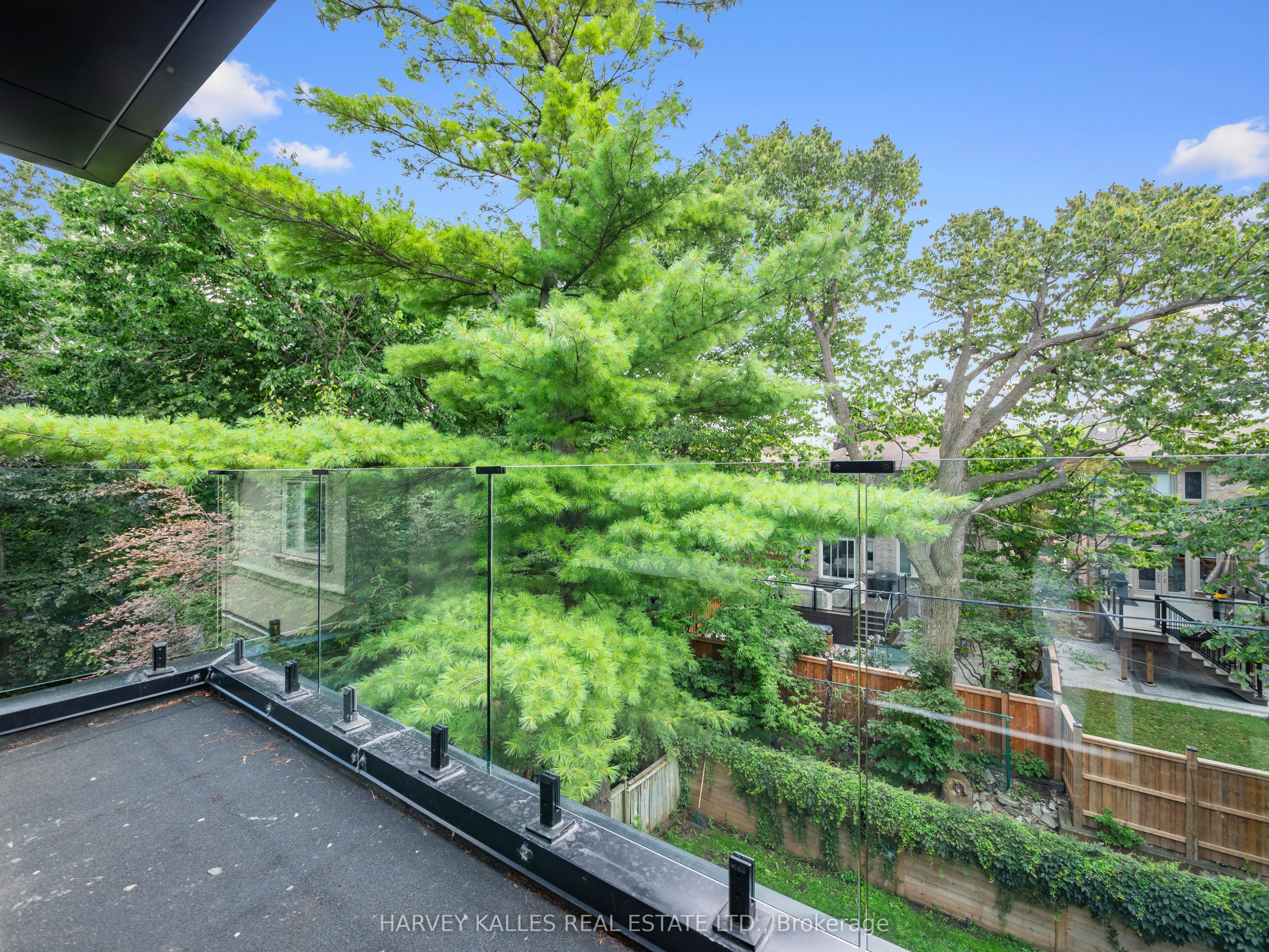 585 Bedford park Avenue