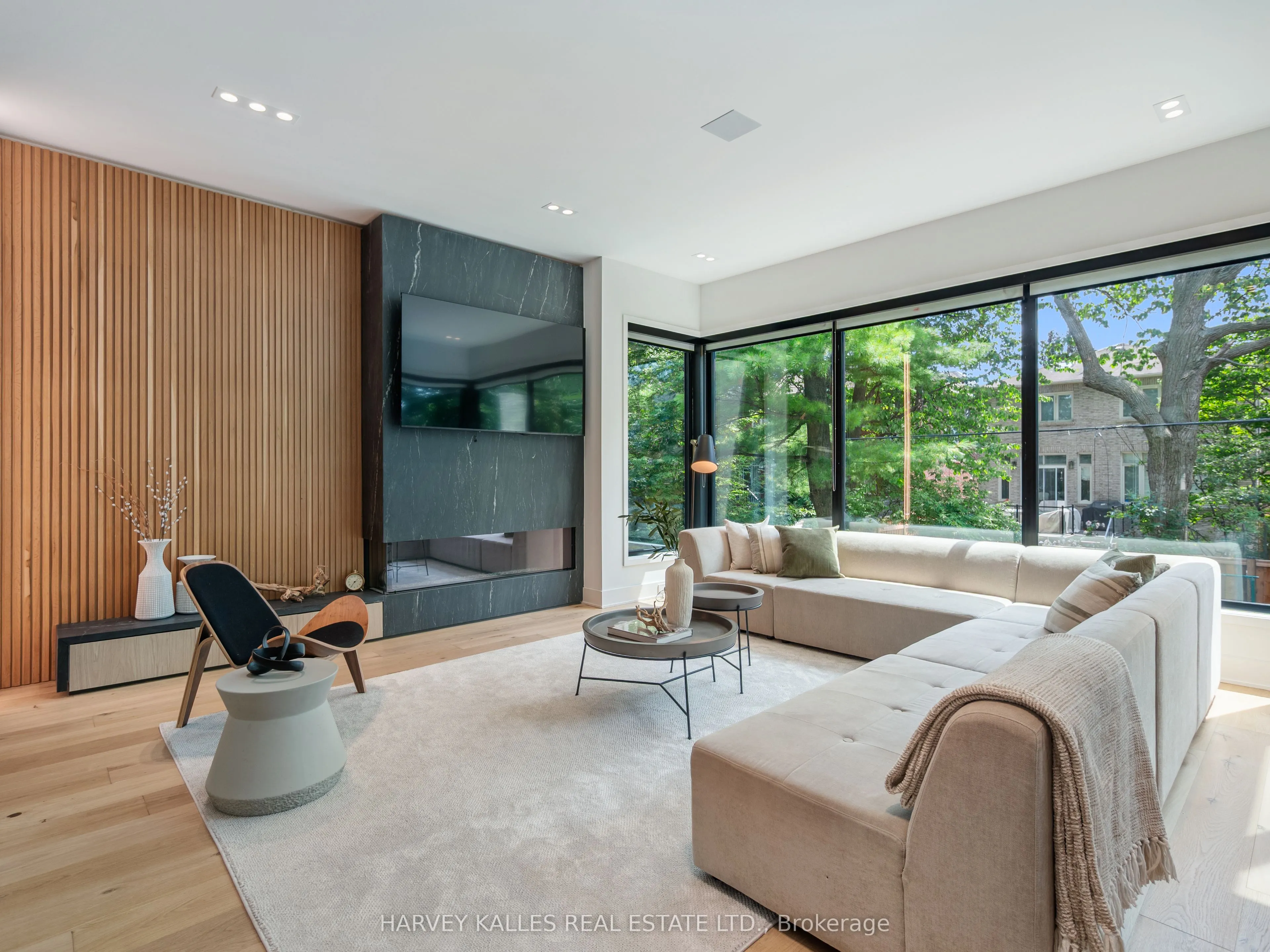 585 Bedford park Avenue