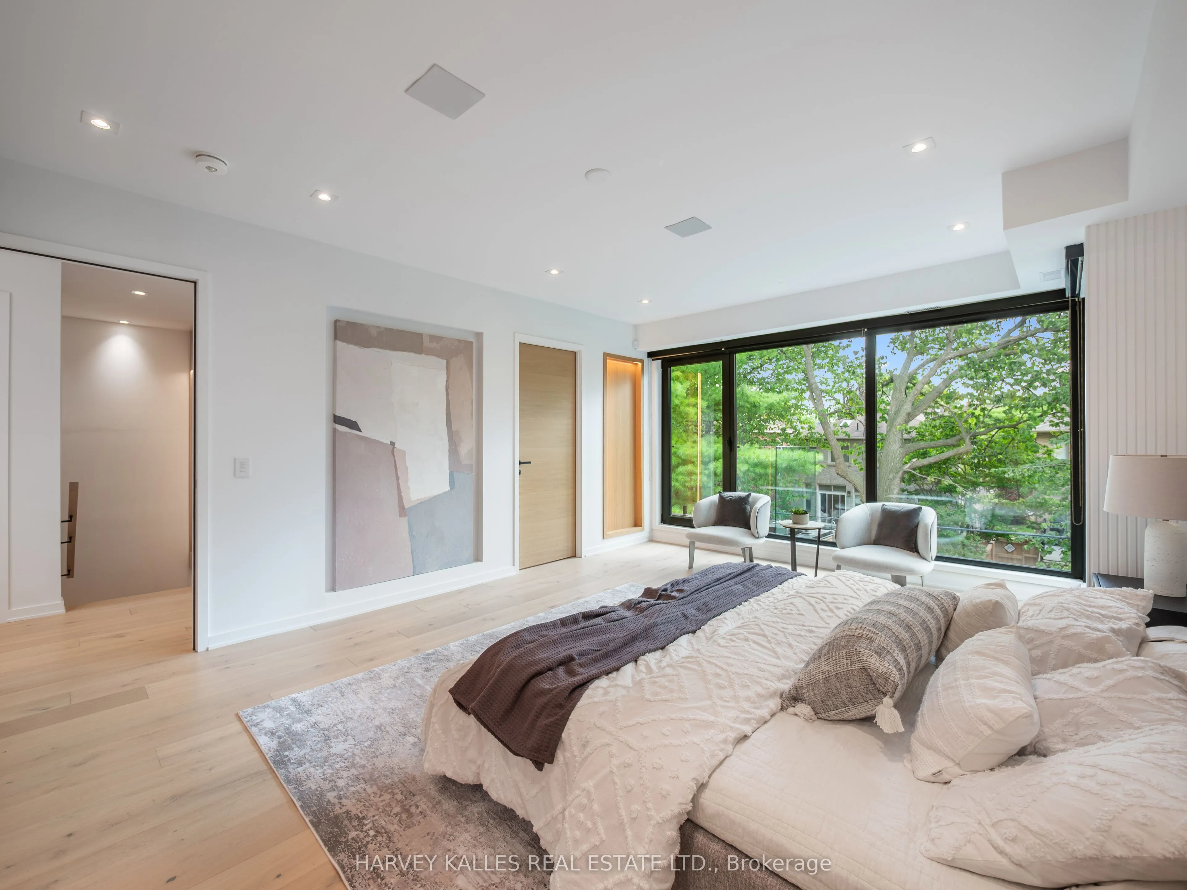 585 Bedford park Avenue