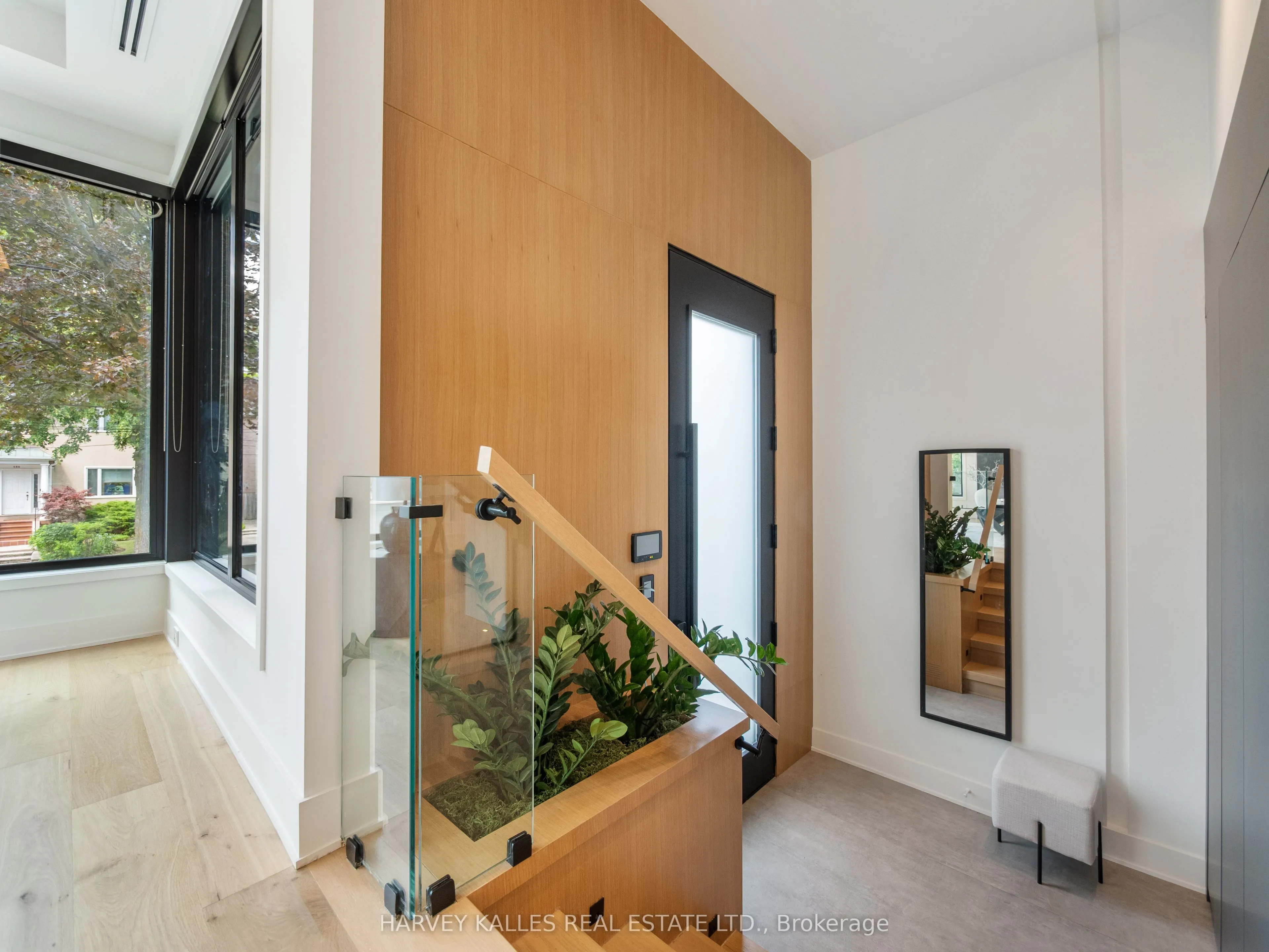 585 Bedford park Avenue