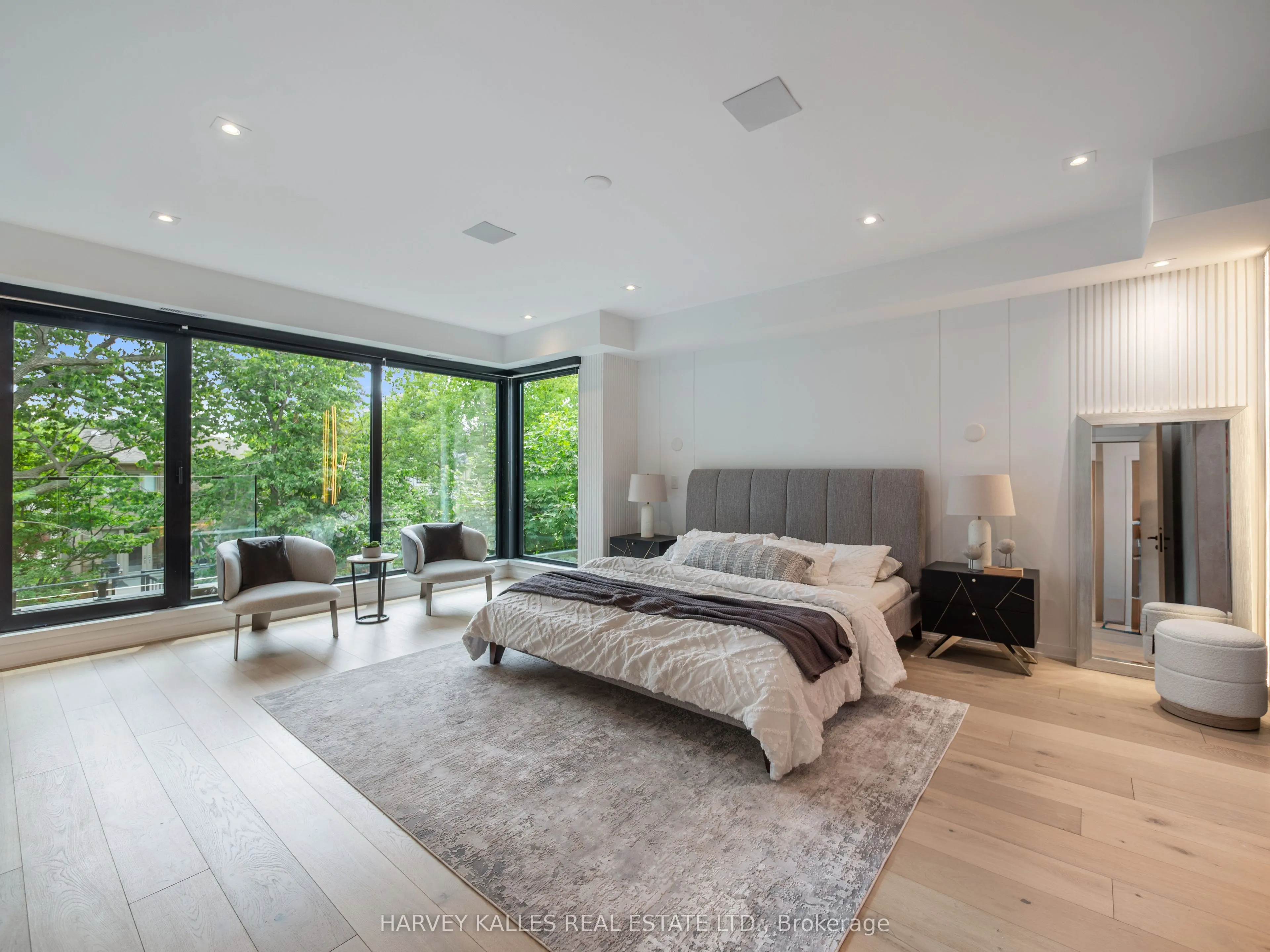 585 Bedford park Avenue